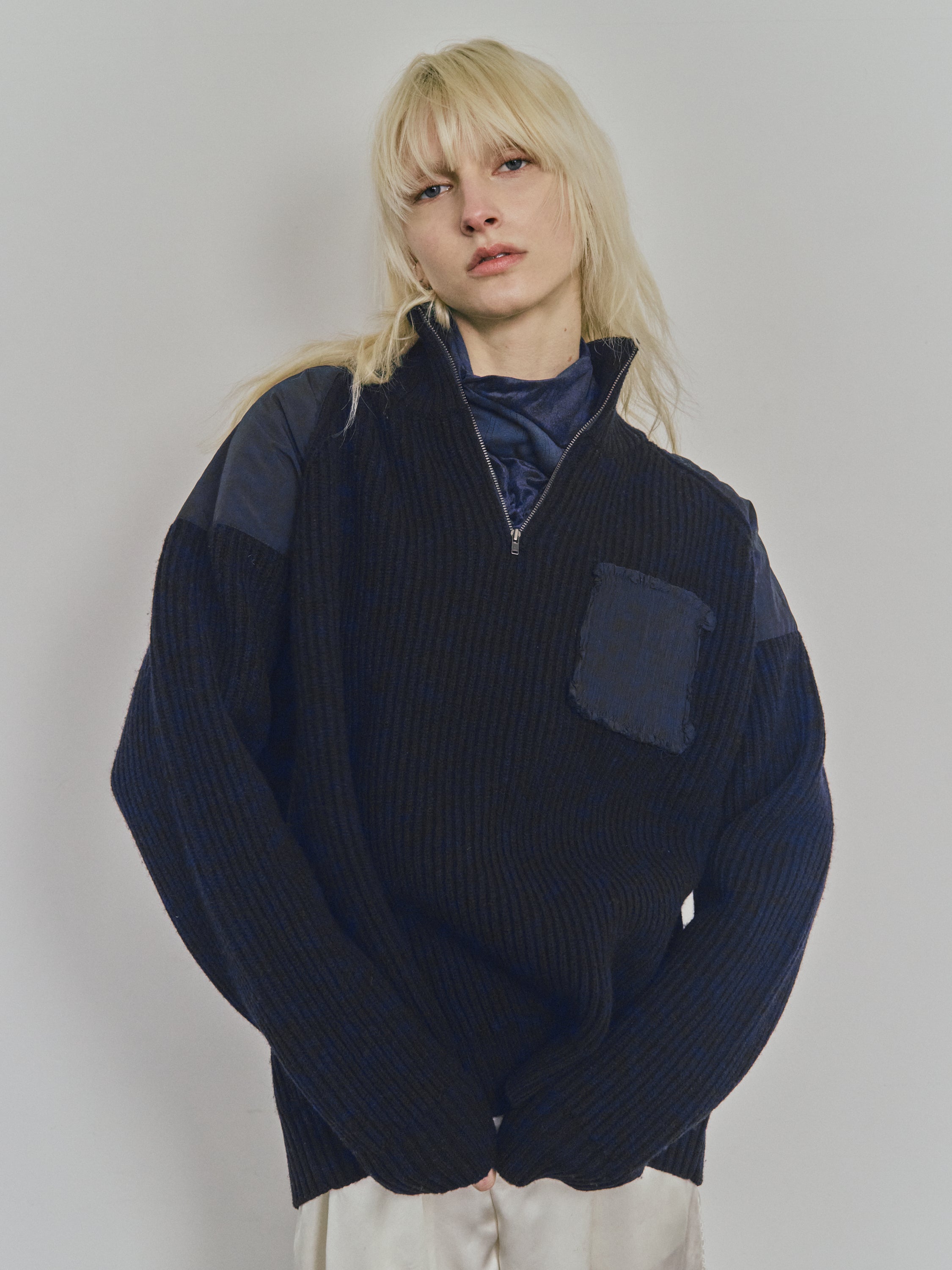Pleatting Command Sweater - Navy