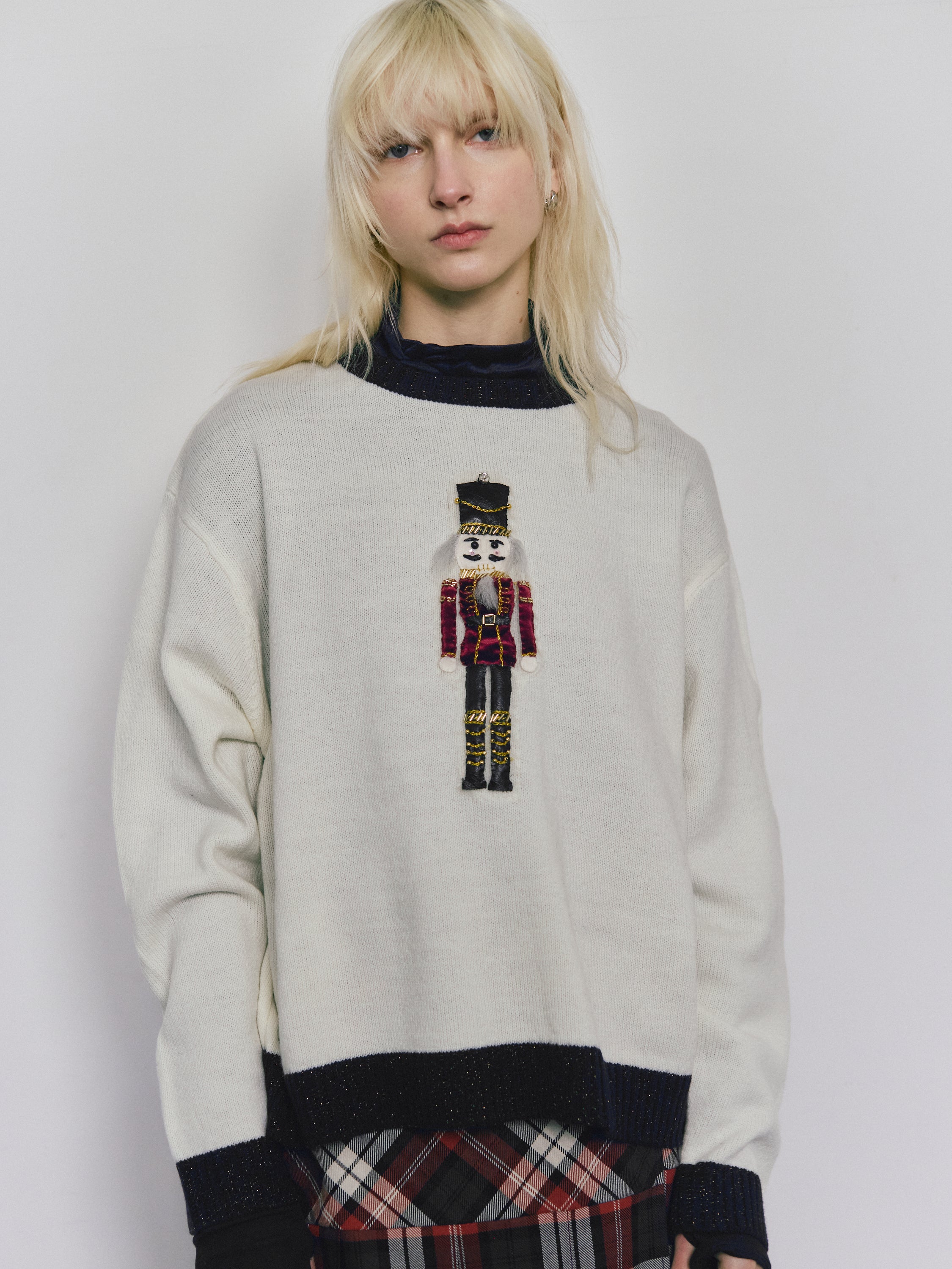 Nutcracker embroidery knit - Ivory