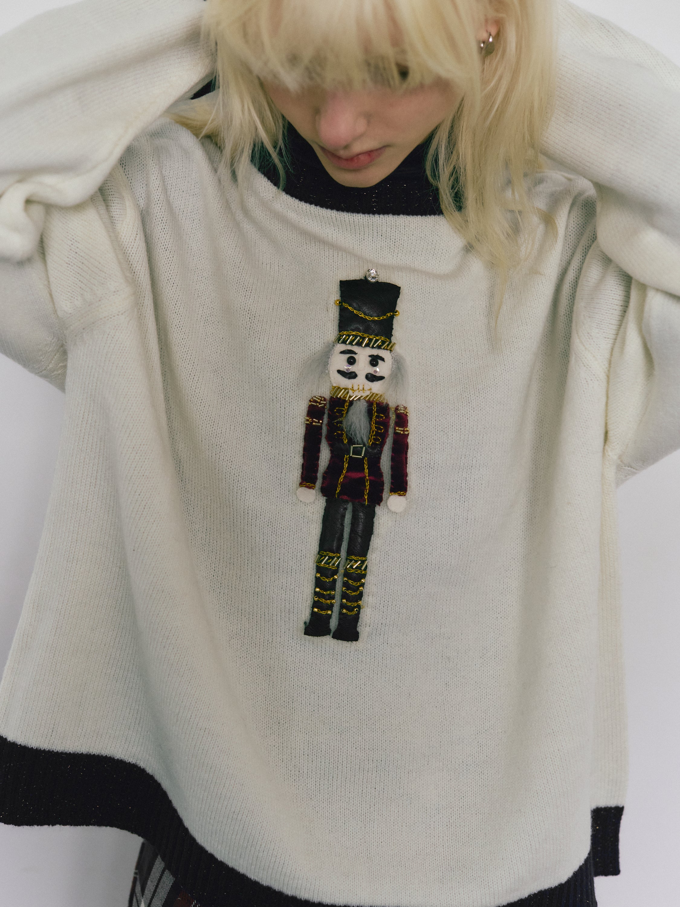Nutcracker embroidery knit - Ivory