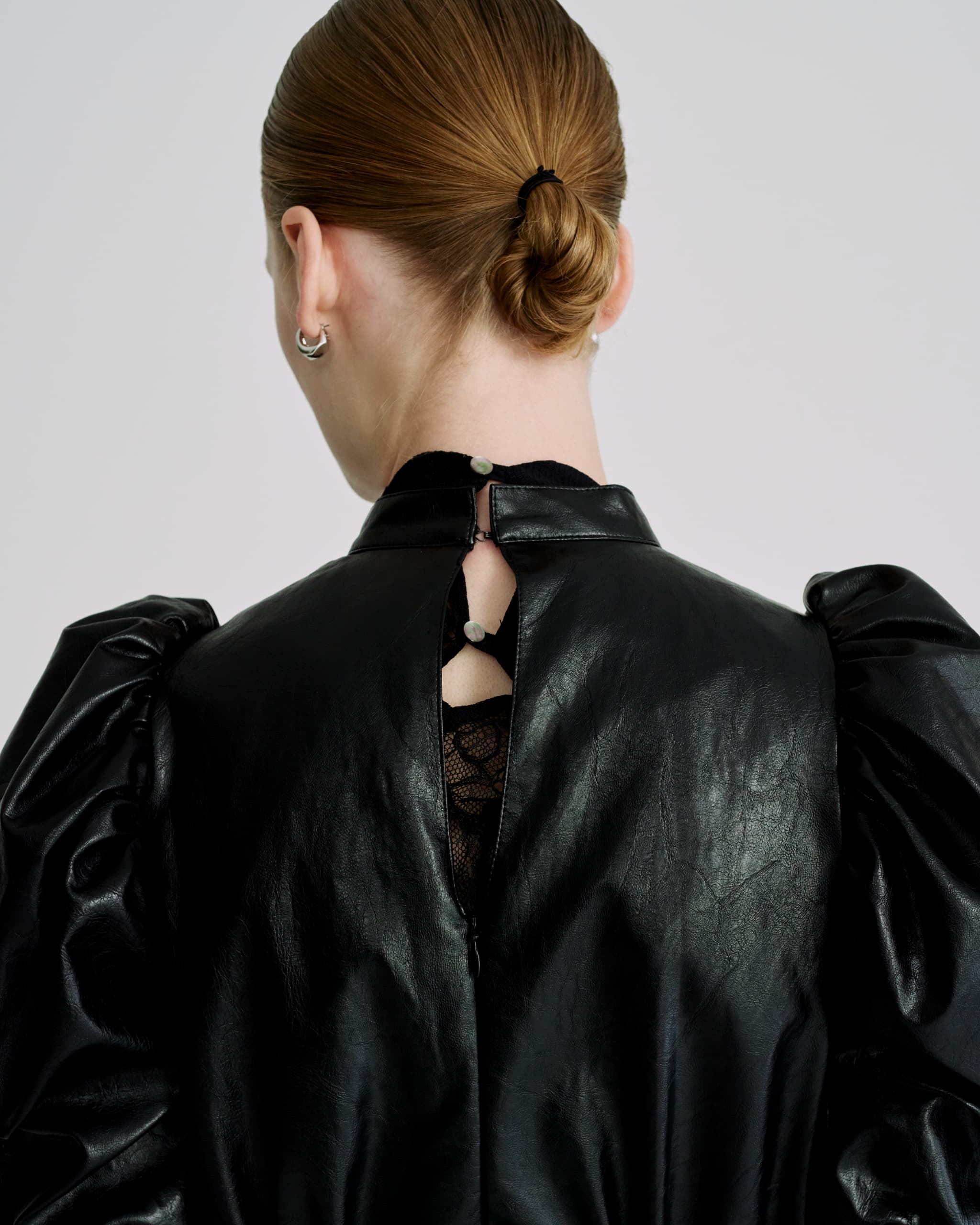 Standneck bubble sleeve dress - Black-leather
