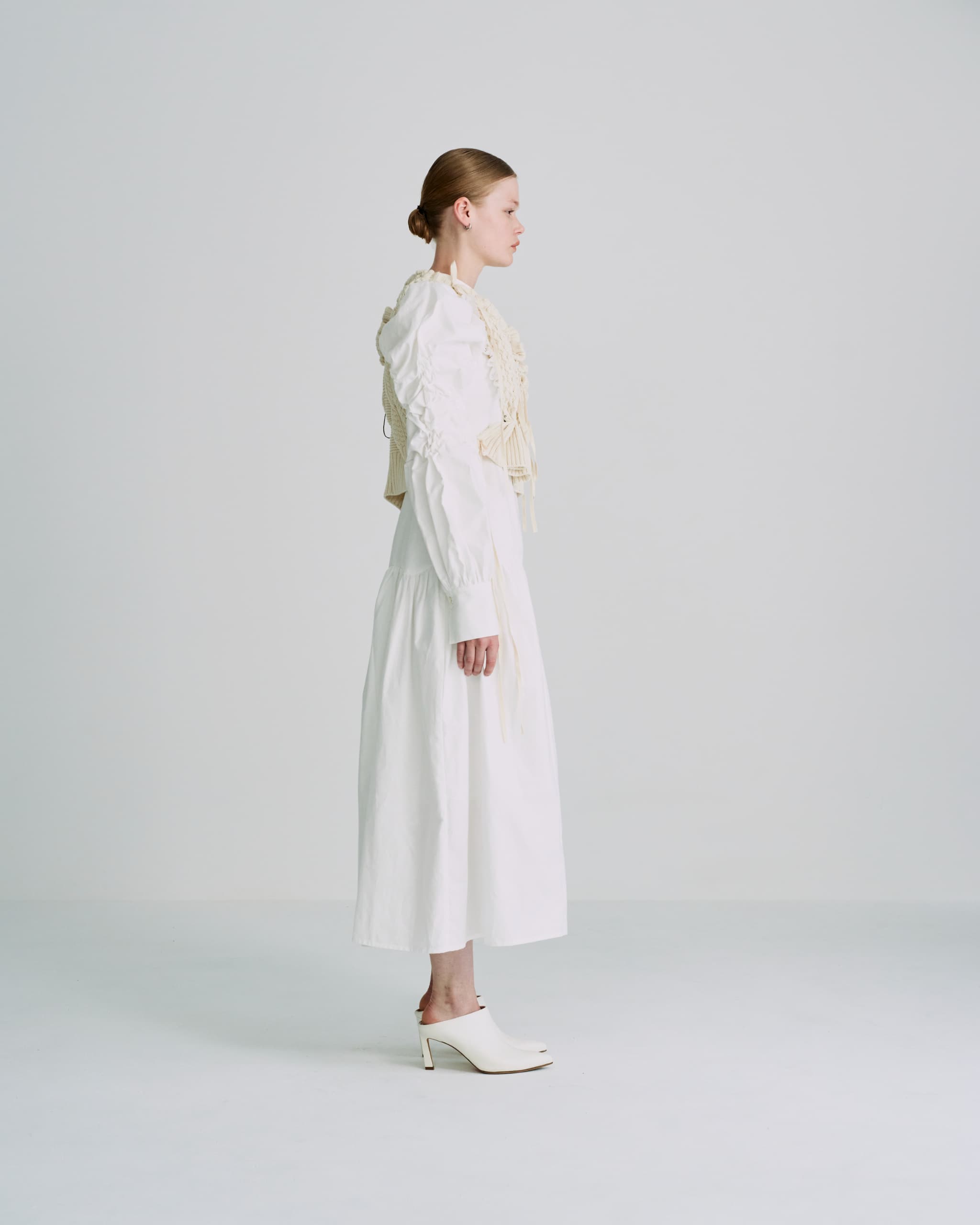 Standneck bubble sleeve dress - White