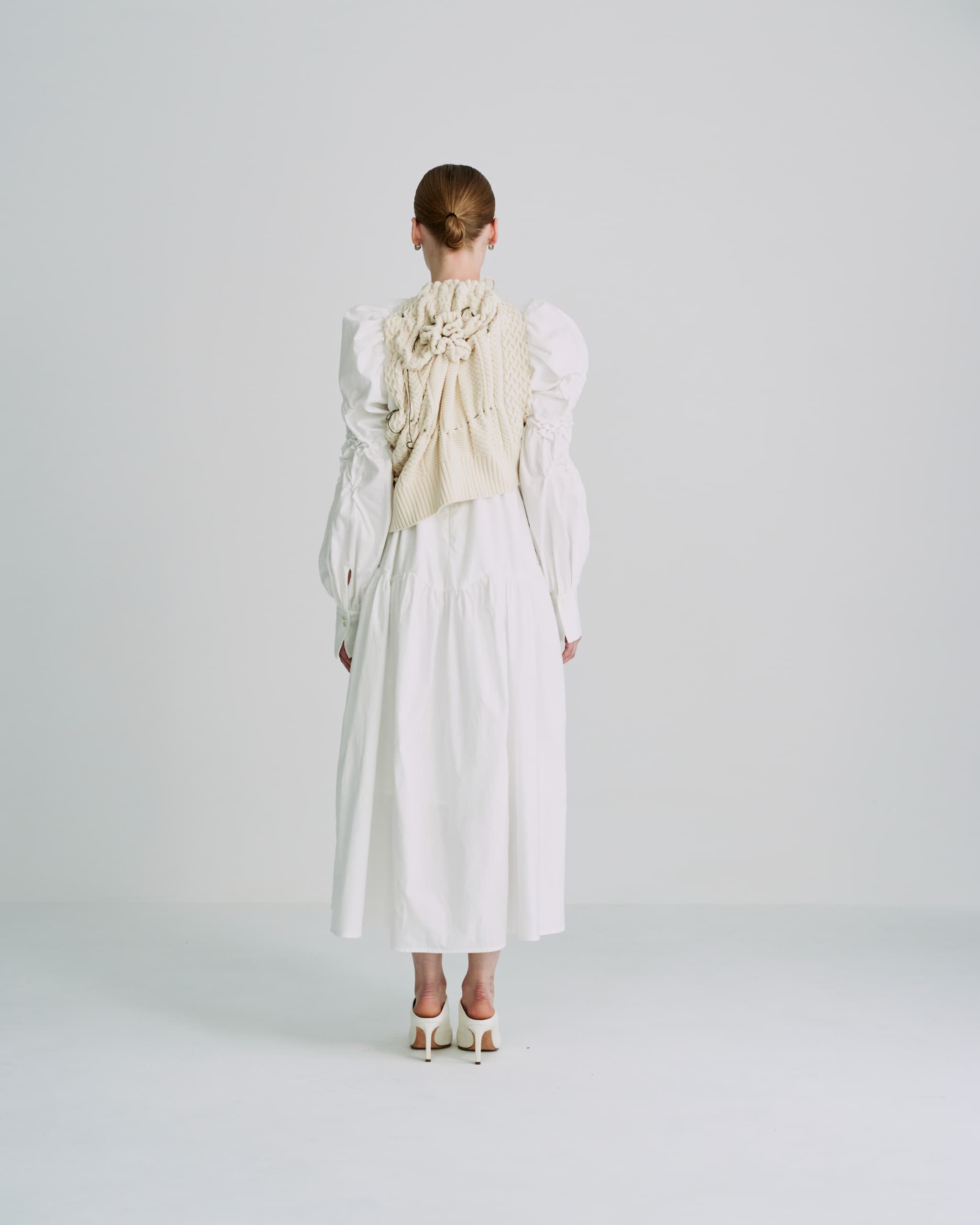 Standneck bubble sleeve dress - White