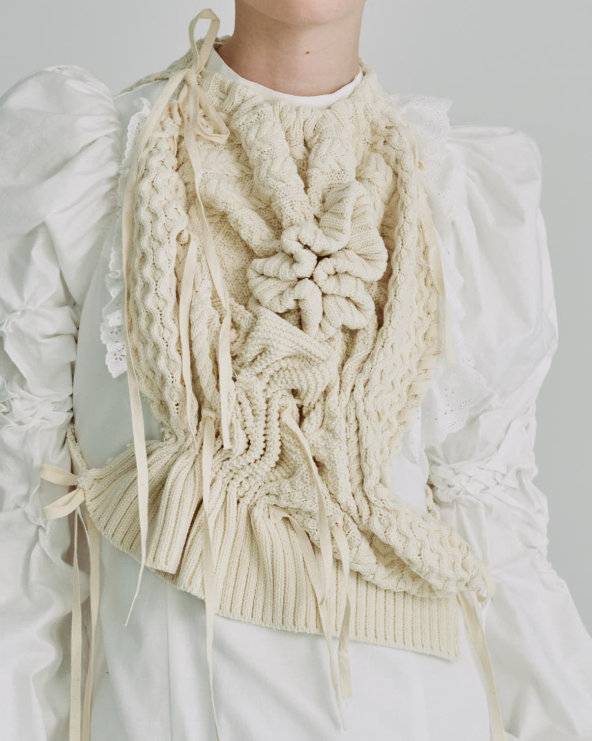 Standneck bubble sleeve dress - White