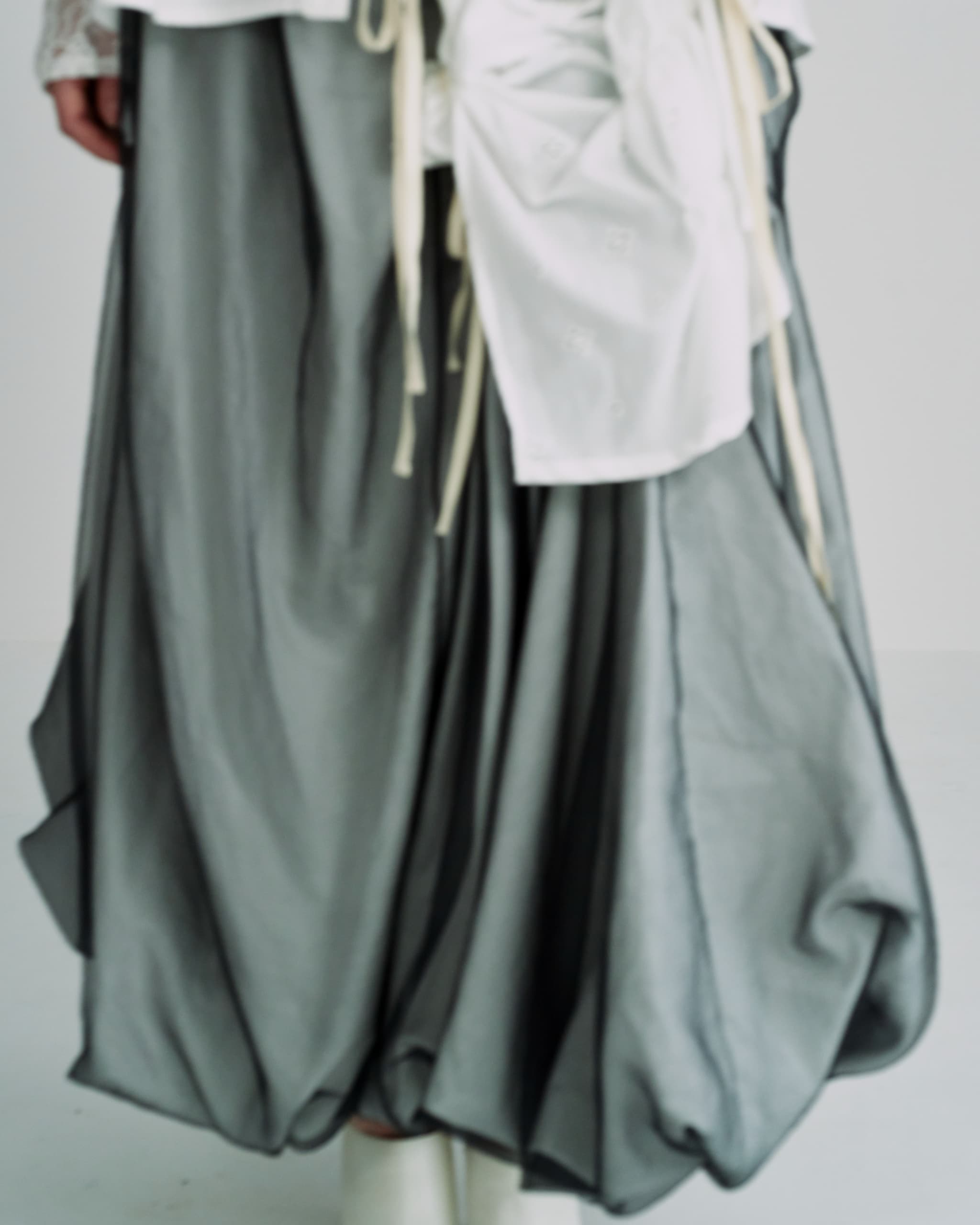 Layer tuck balloon skirt - Gray-organdy