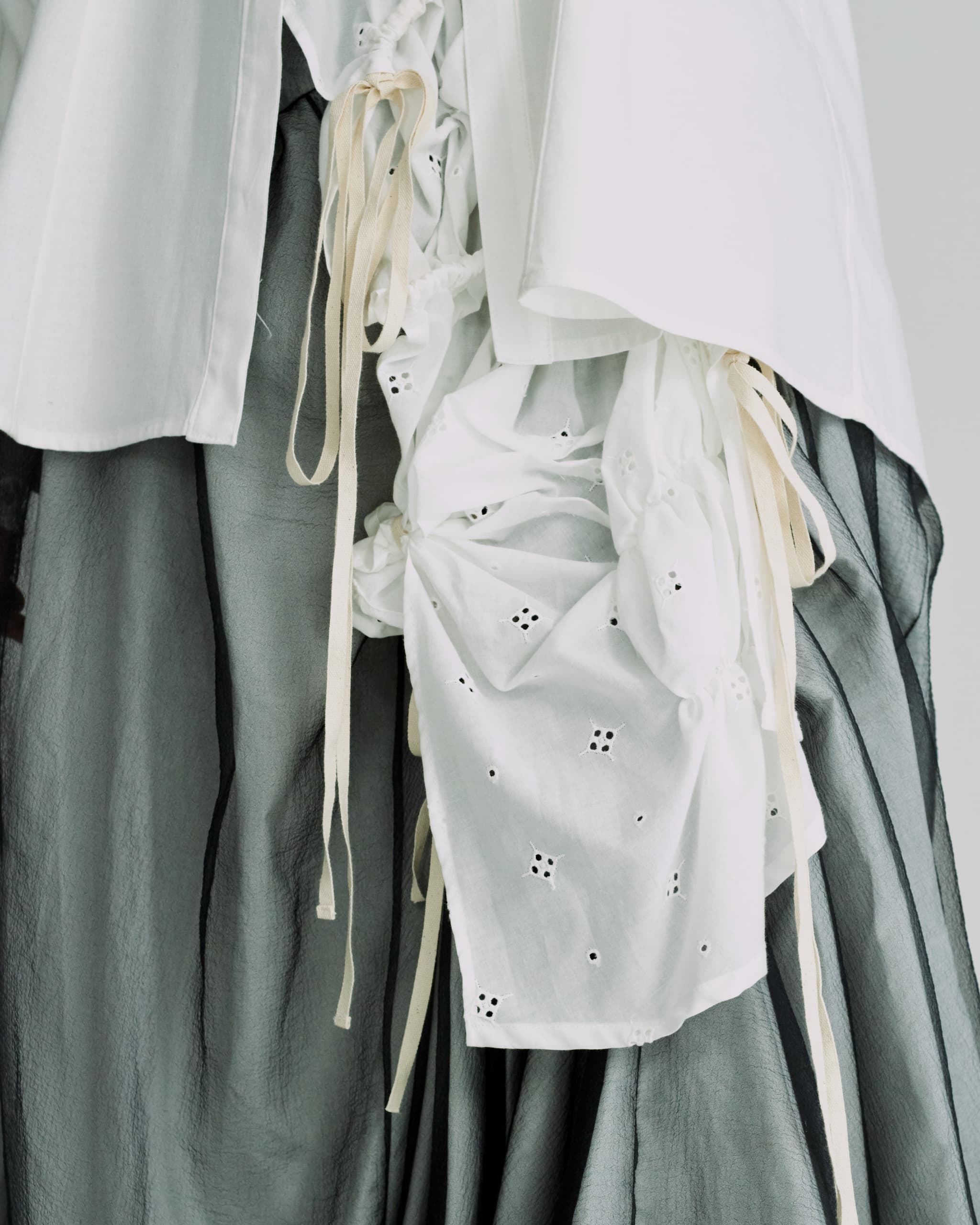 Preater apron dress - White-lace