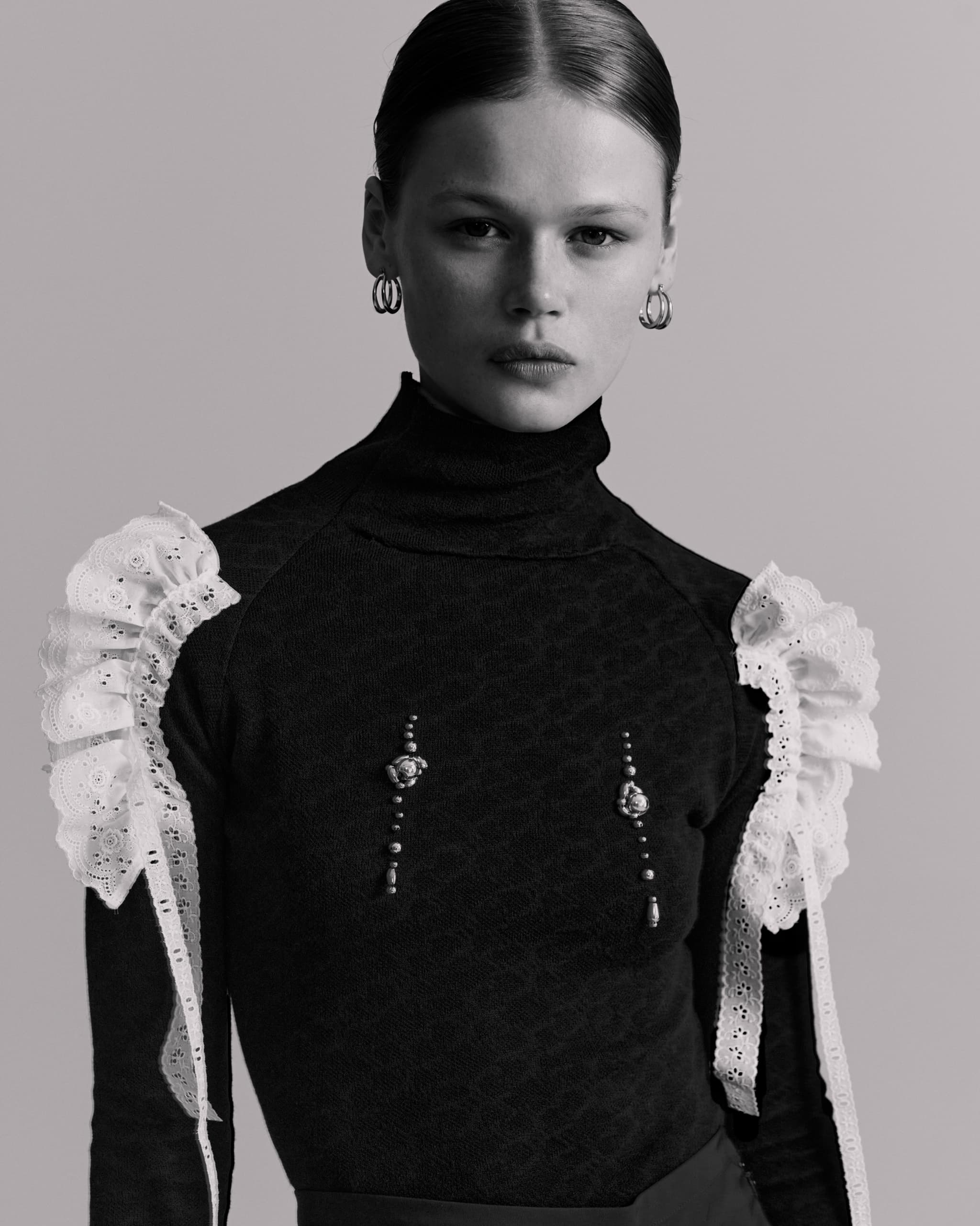 Lace bijou knit pullover - Black