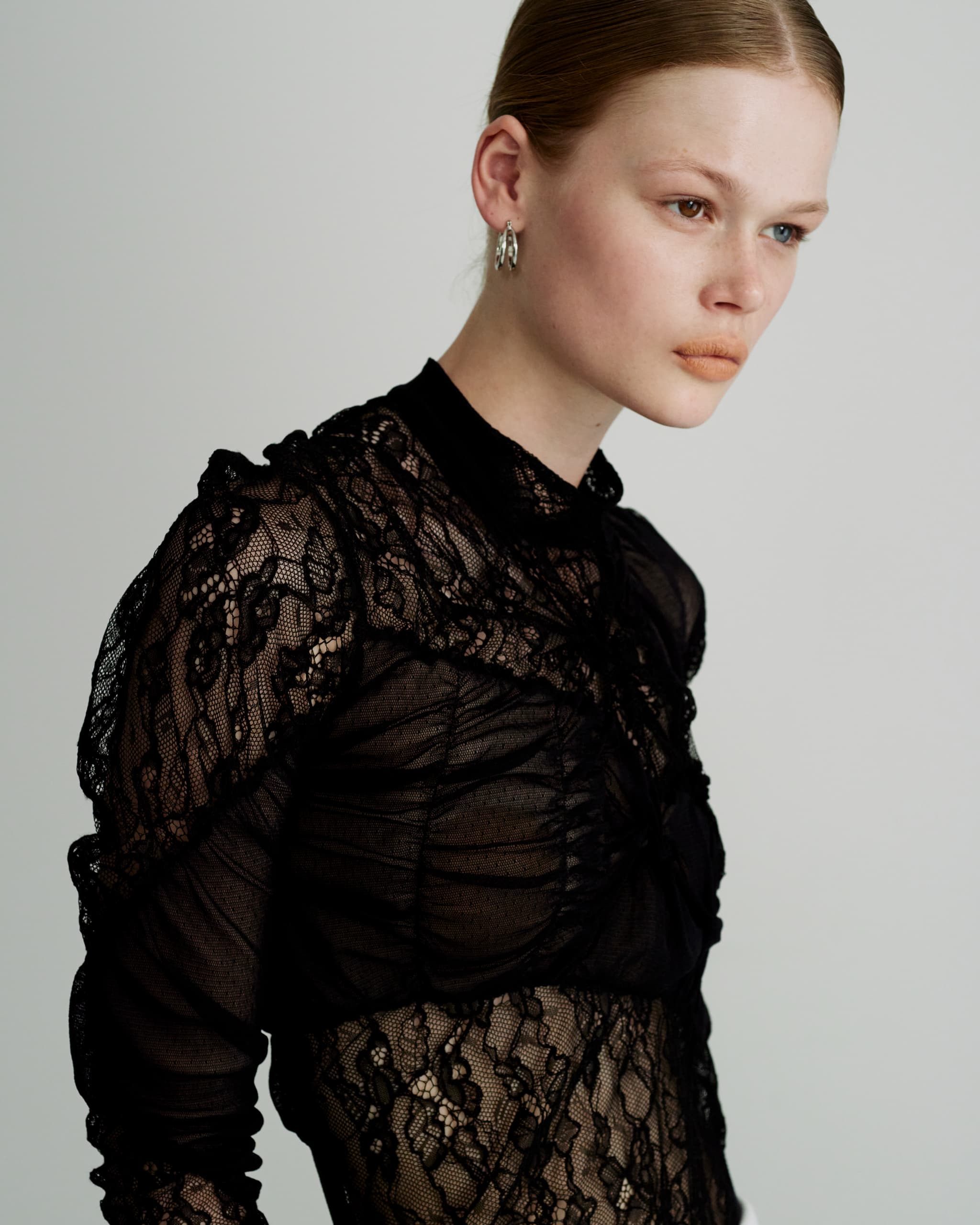Stand neck shirring pullover - Black