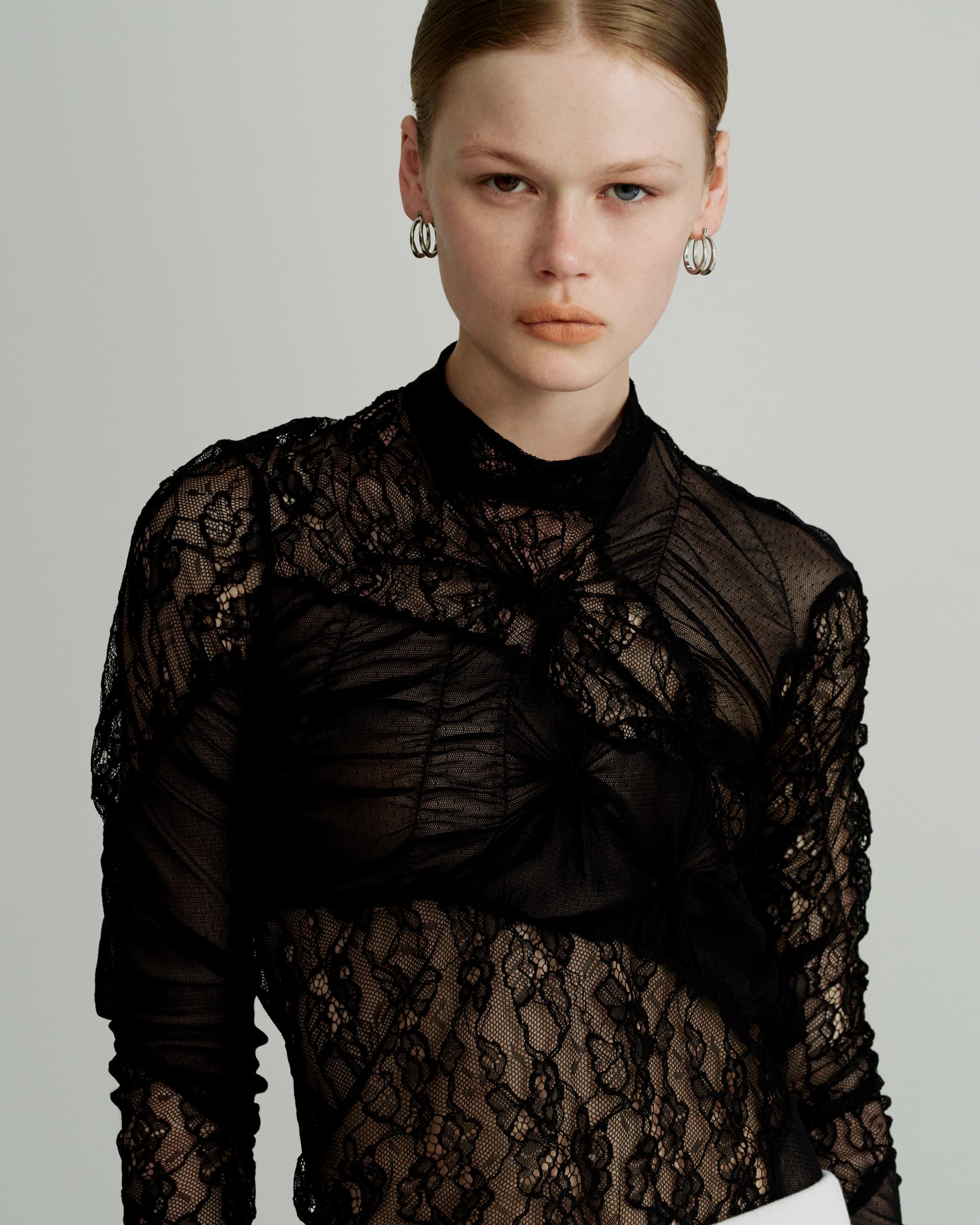 Stand neck shirring pullover - Black