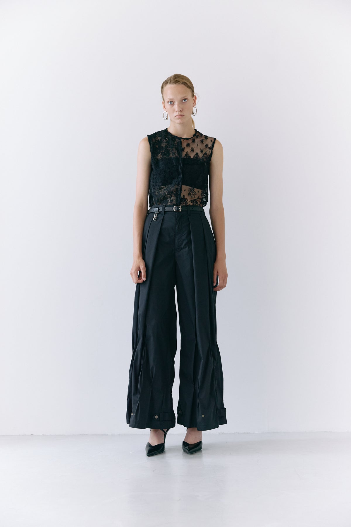 Twist edge lace blouse - Black