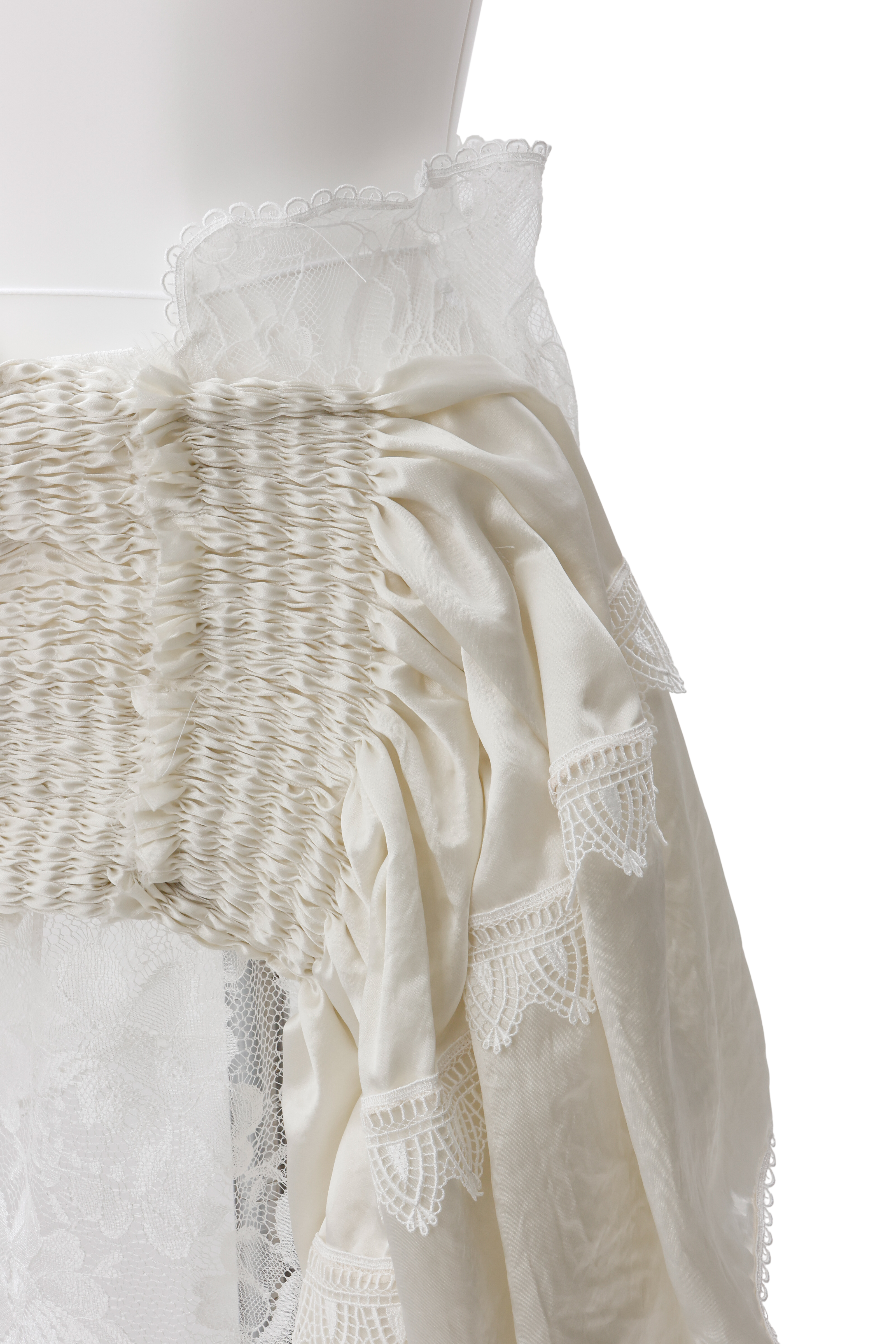 Hand pleats veil skirt - White