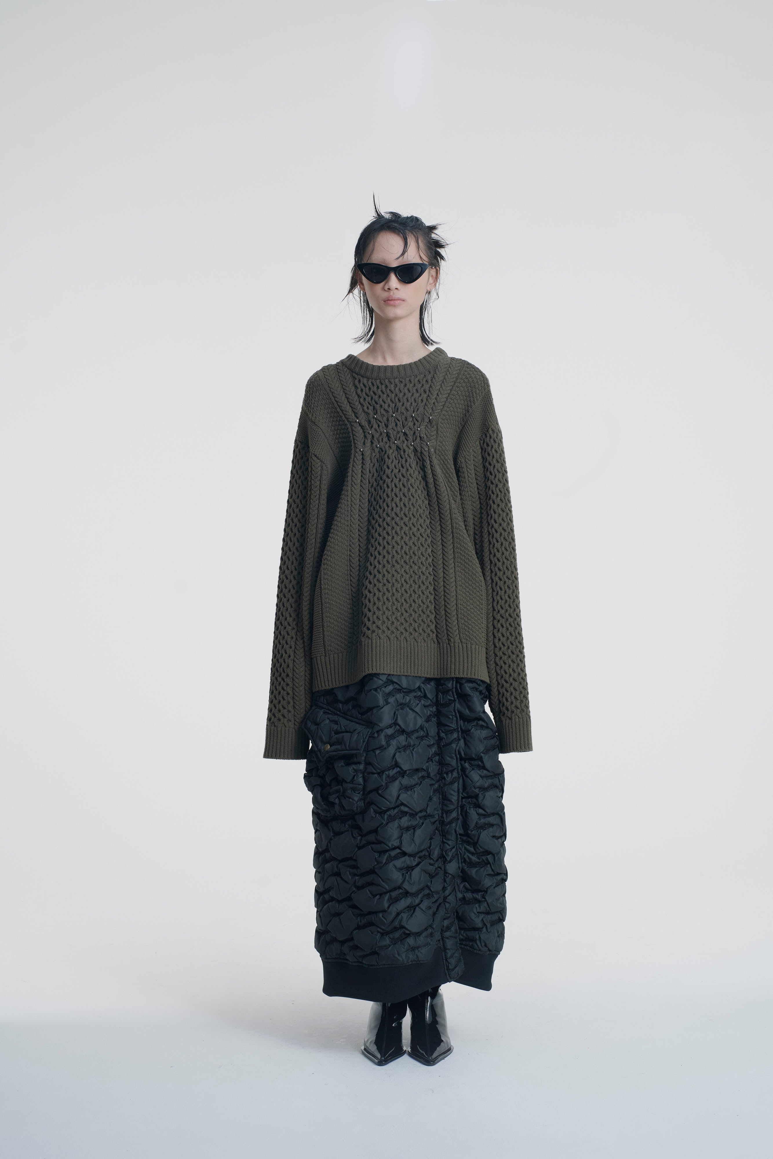 Back open aran knit - Khaki October delivery