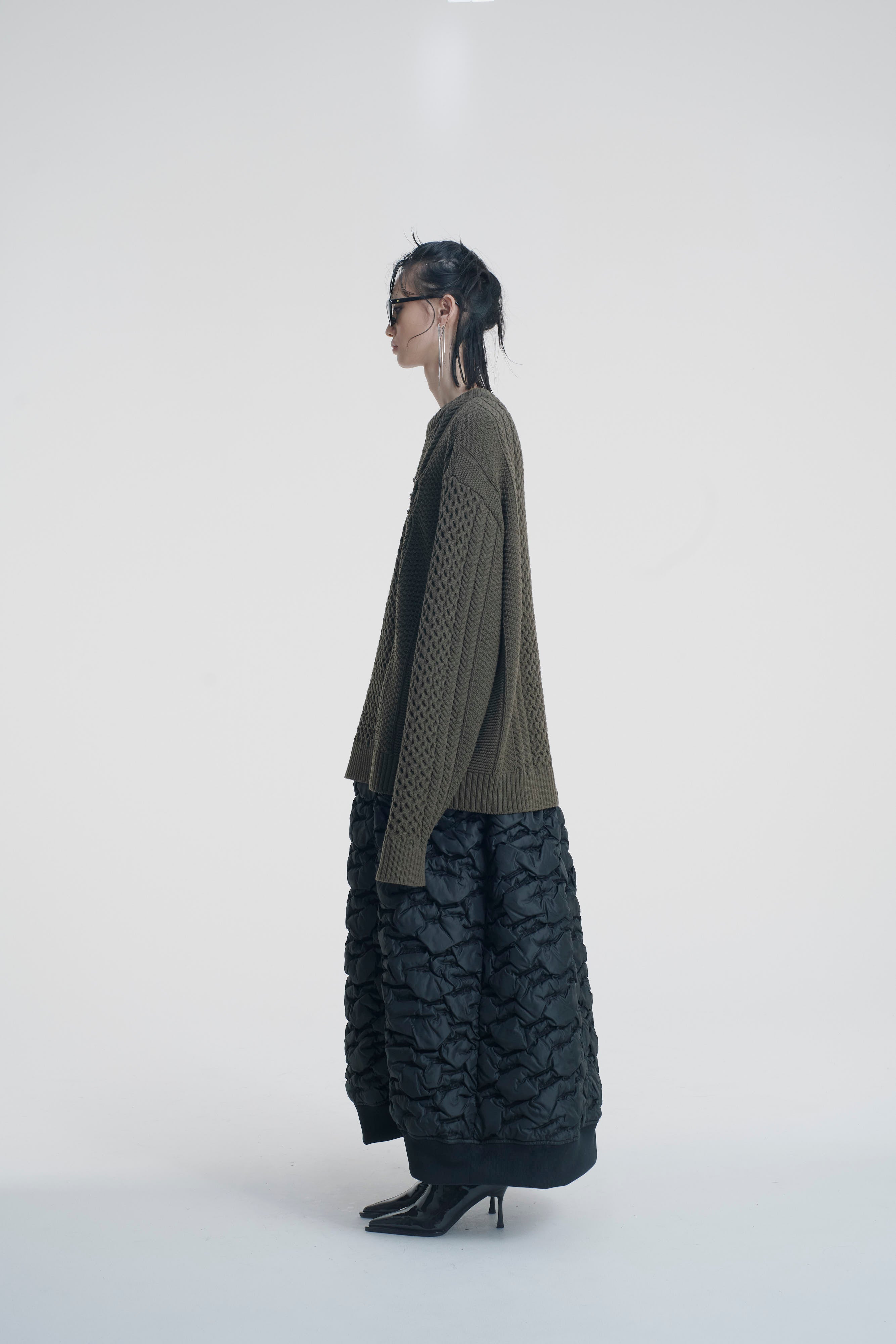 Back open aran knit - Khaki October delivery