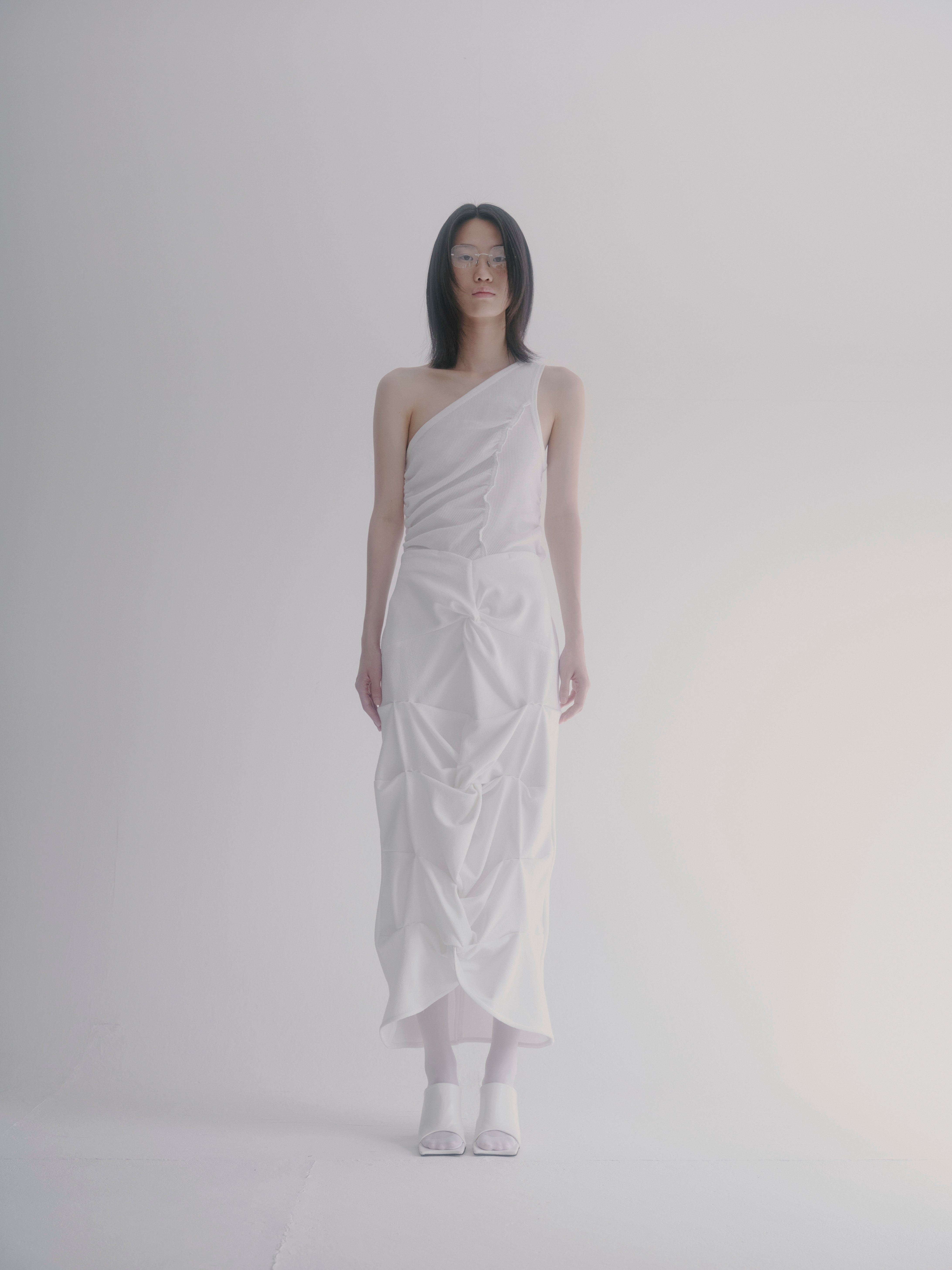 Design twist long skirt - White