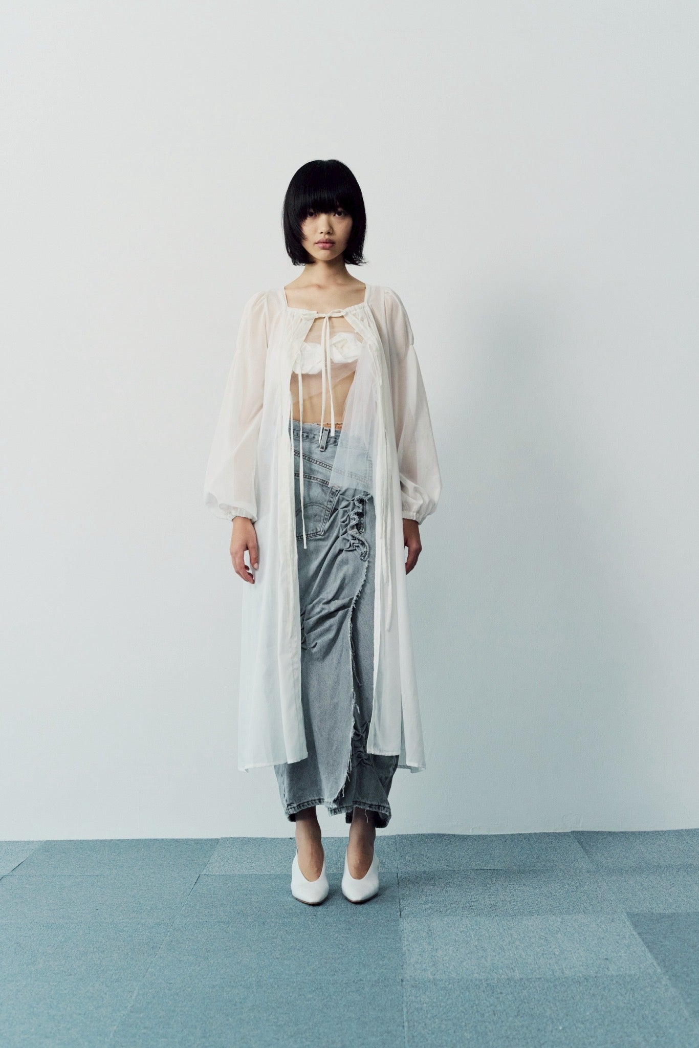 Smocking sheer gown - White