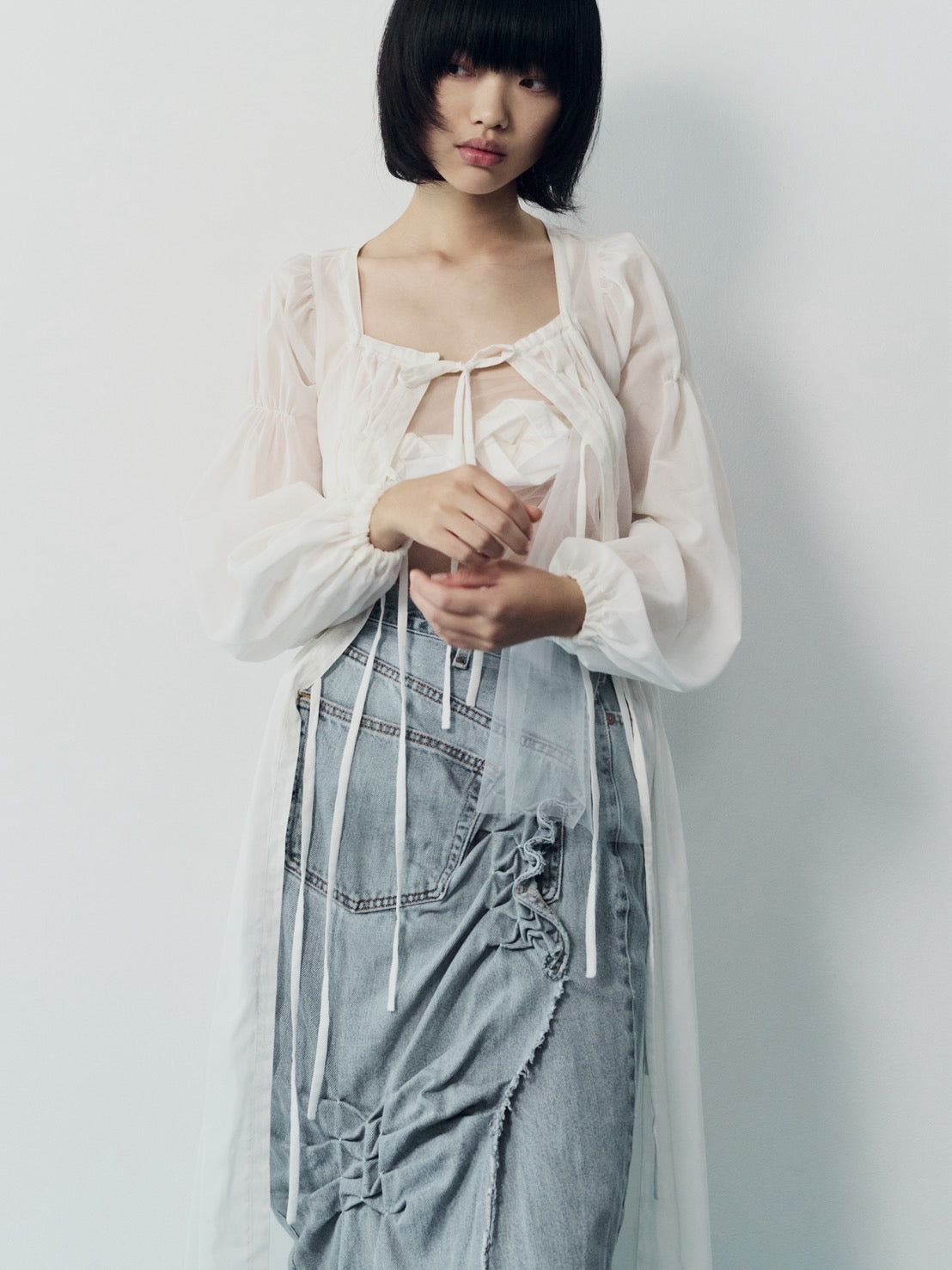 Smocking sheer gown - White