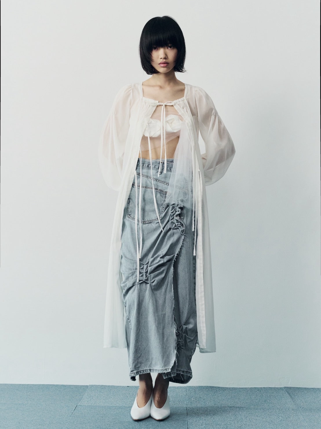 Smocking sheer gown - White