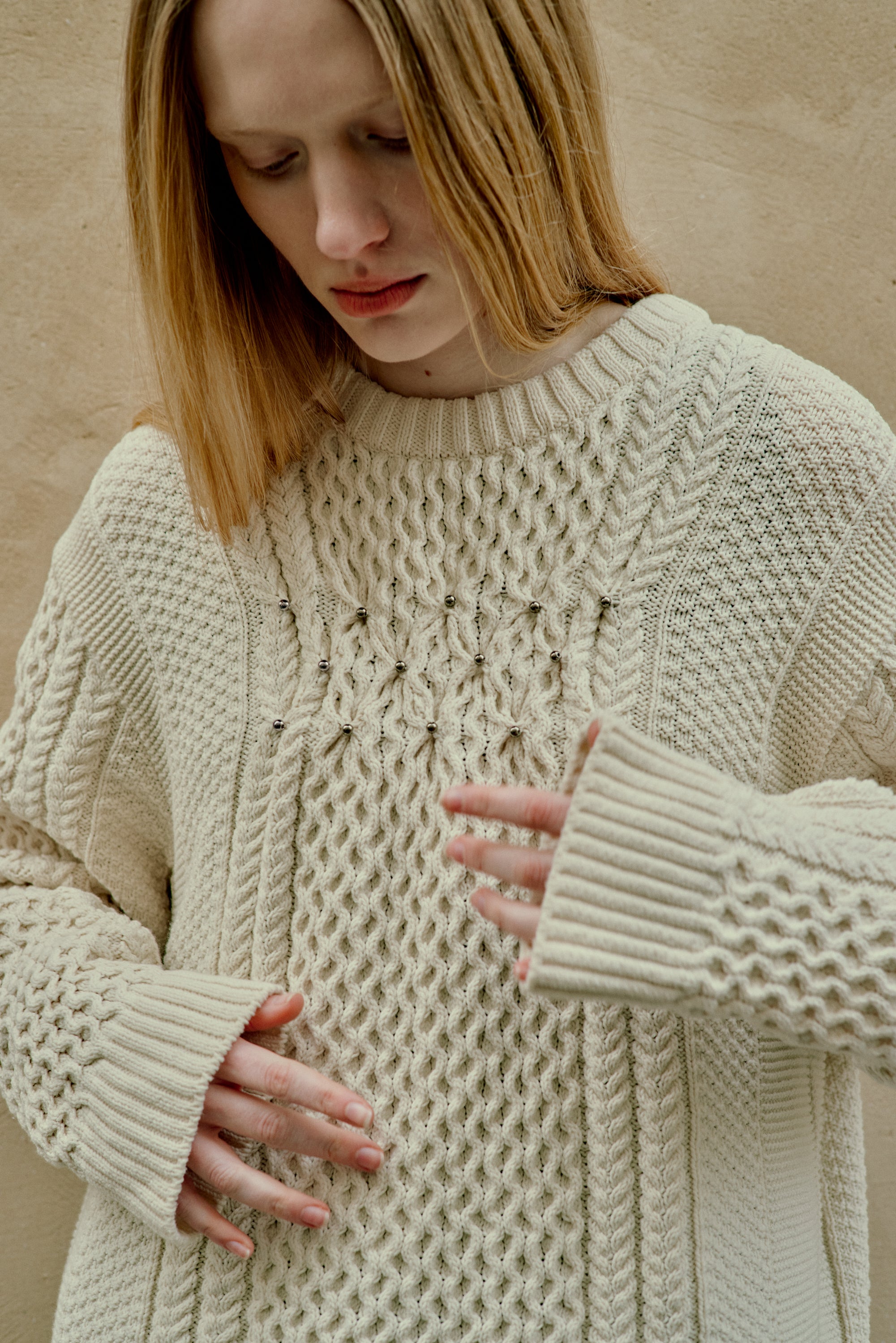 Back open aran knit - Ivory October delivery