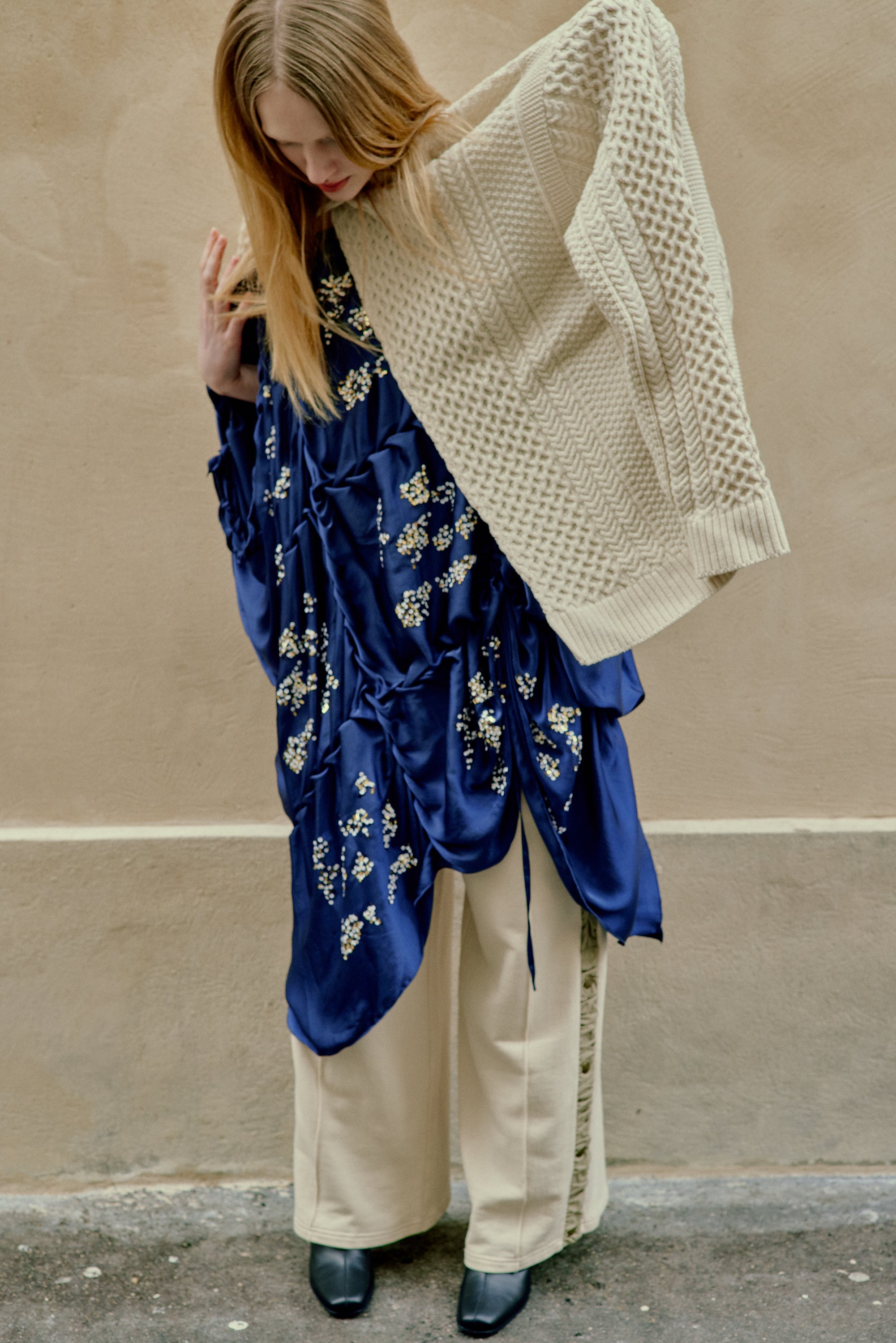 Back open aran knit - Ivory October delivery