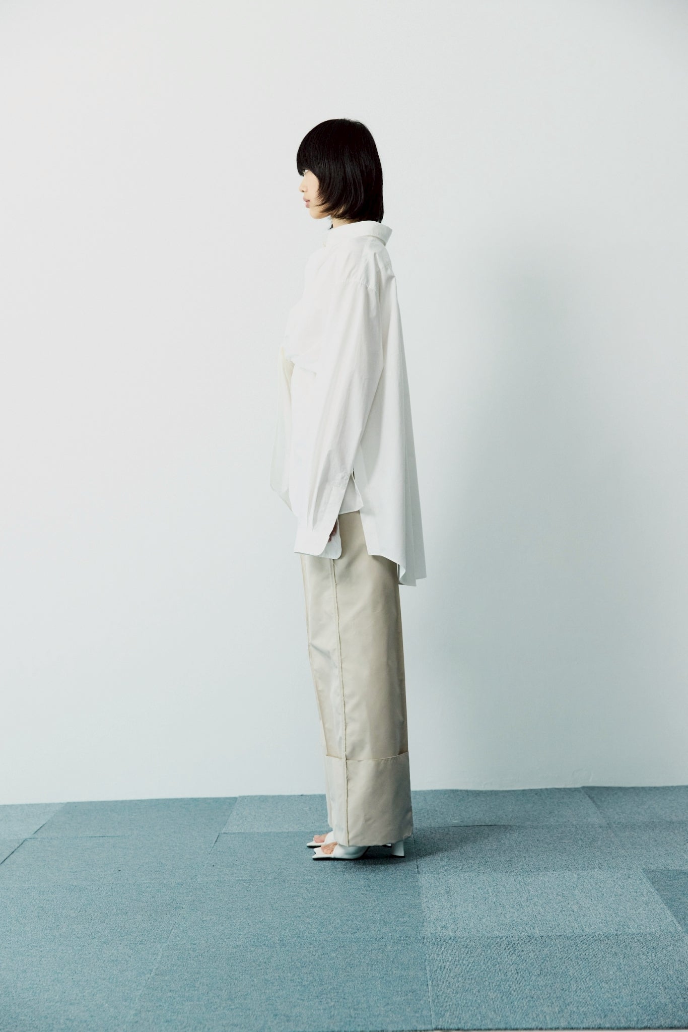 Wide-Leg Roll Pants - Beige