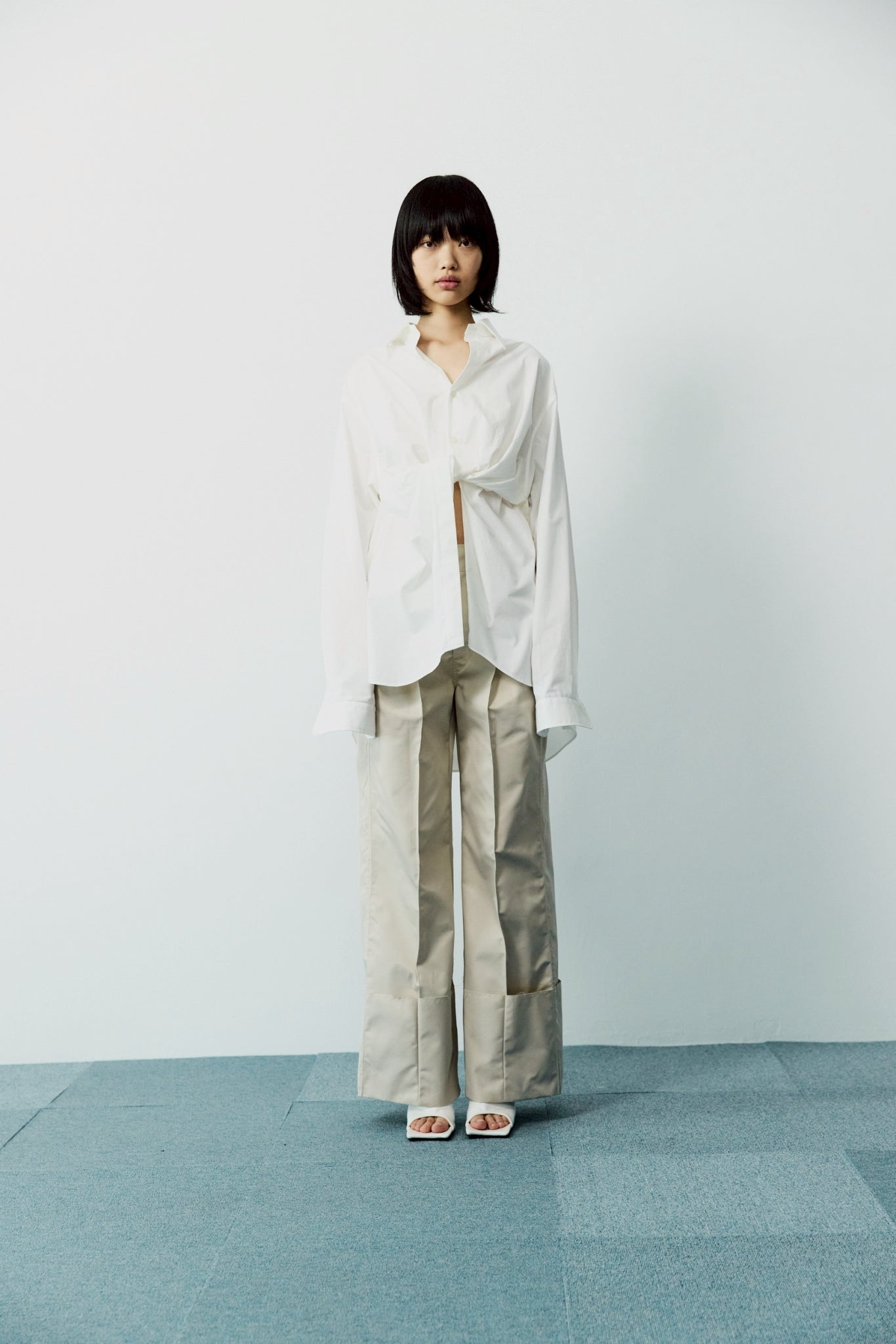 Wide-Leg Roll Pants - Beige