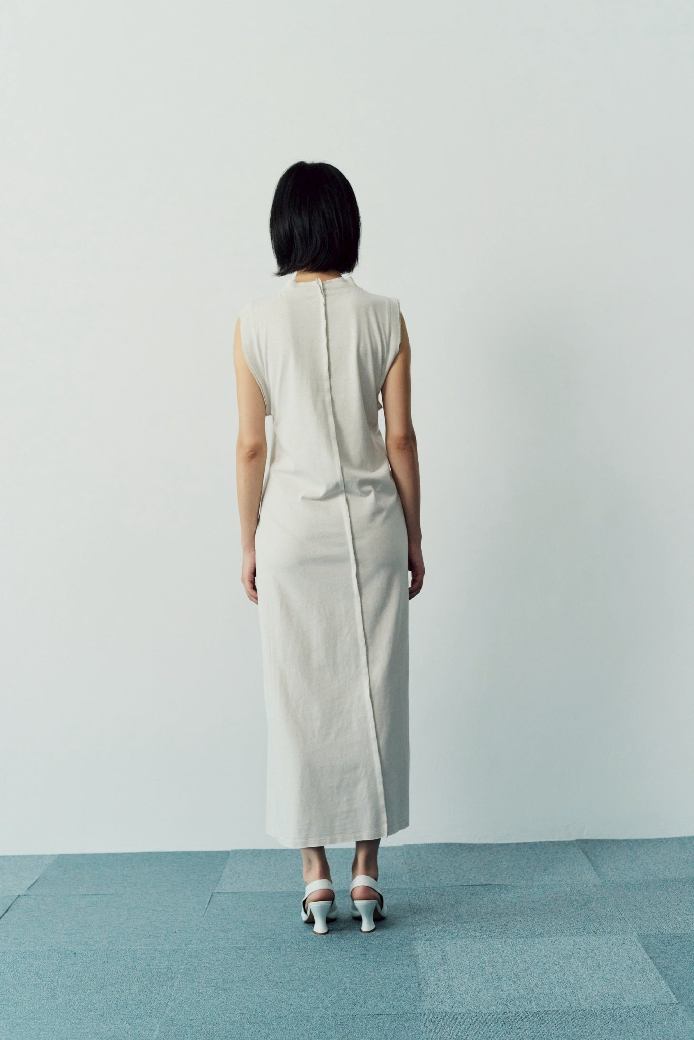 High slit cut dress - Beige