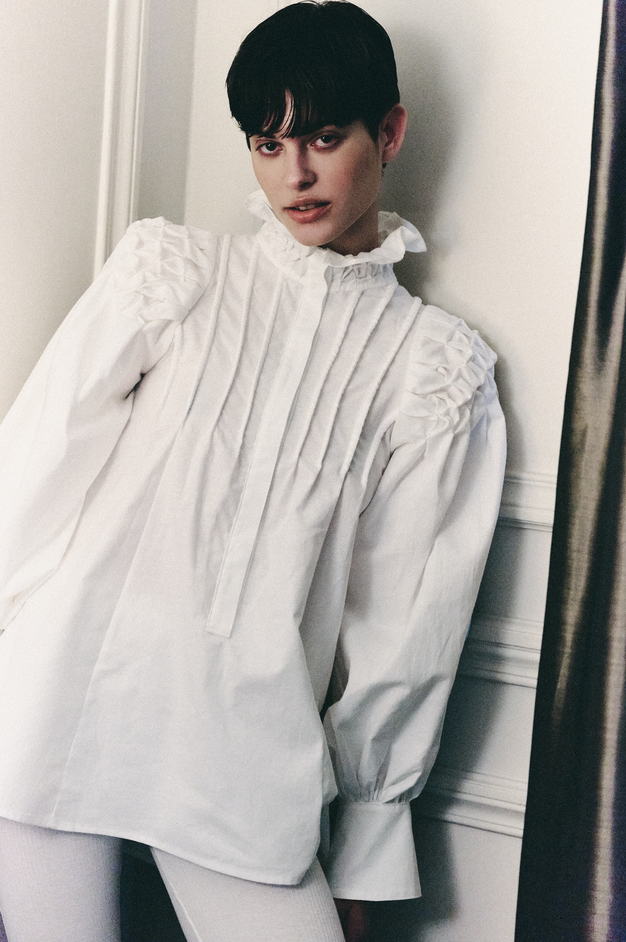 Standneck tuck shirt jacket - White