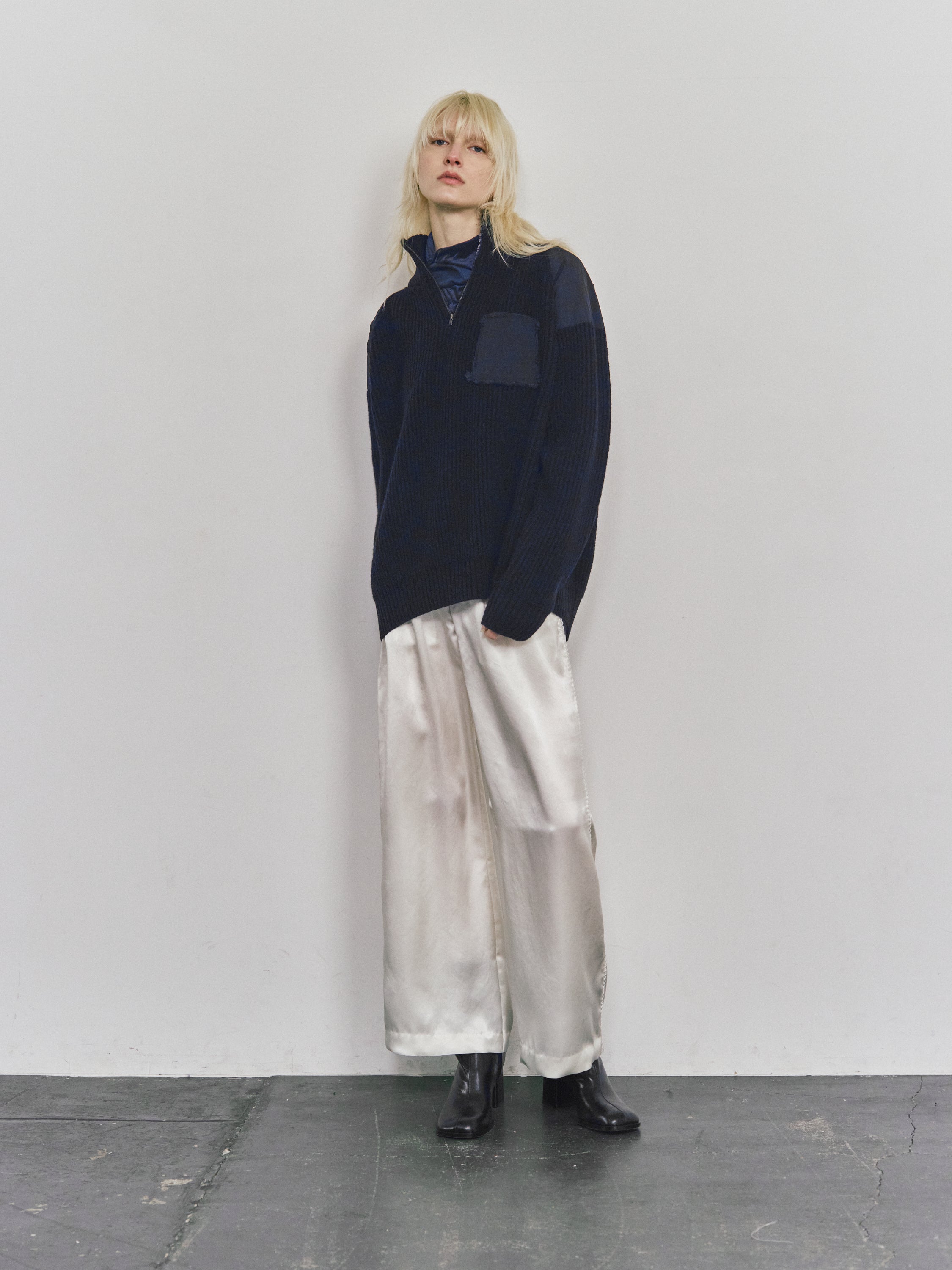 Pleatting Command Sweater - Navy