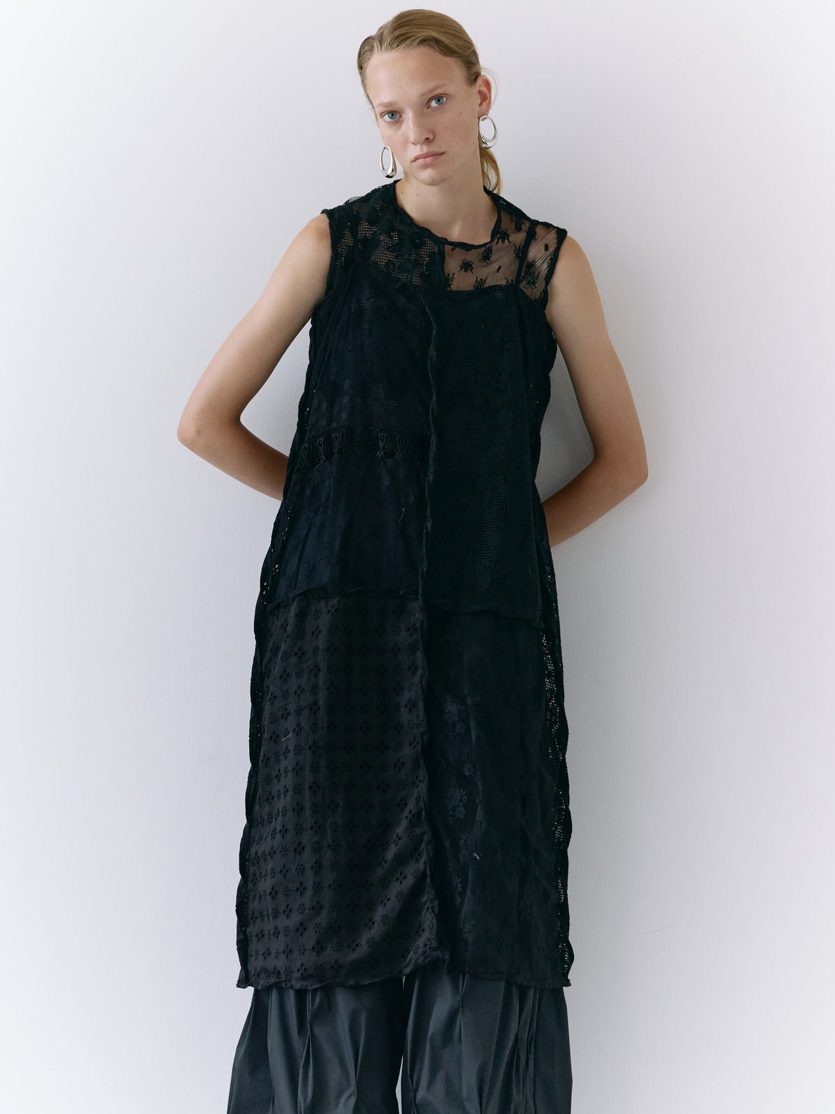 Twist edge lace  apron - Black