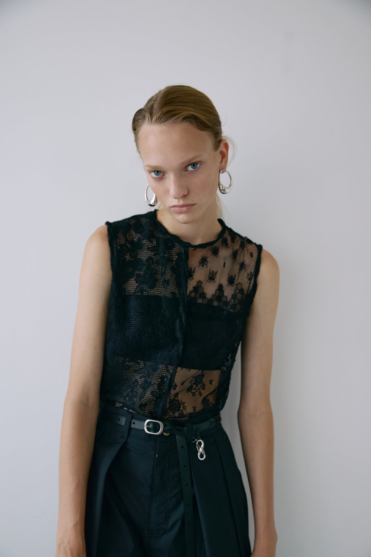 Twist edge lace  blouse - Black