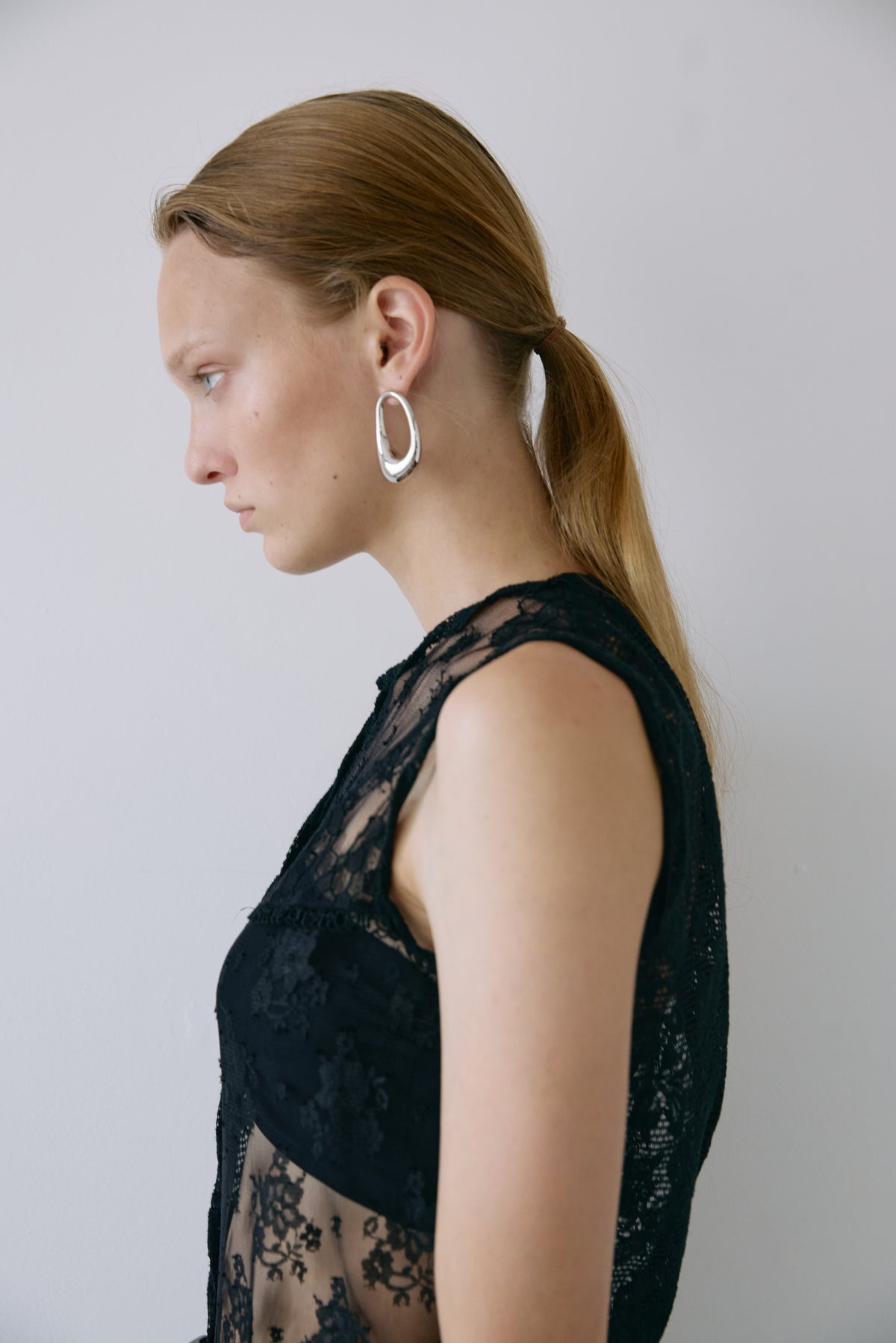 Twist edge lace  blouse - Black