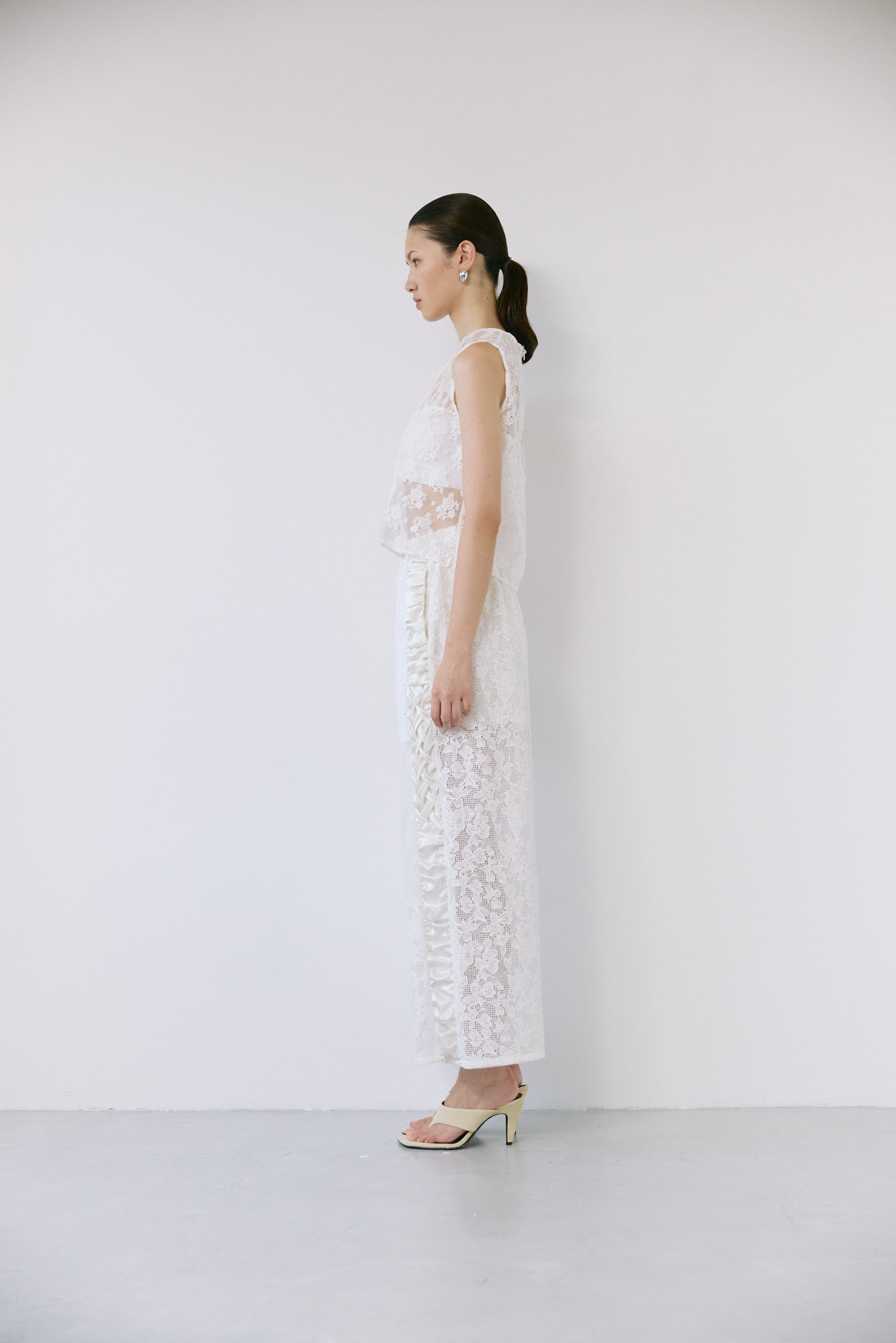 Twist edge lace  blouse - Off-white