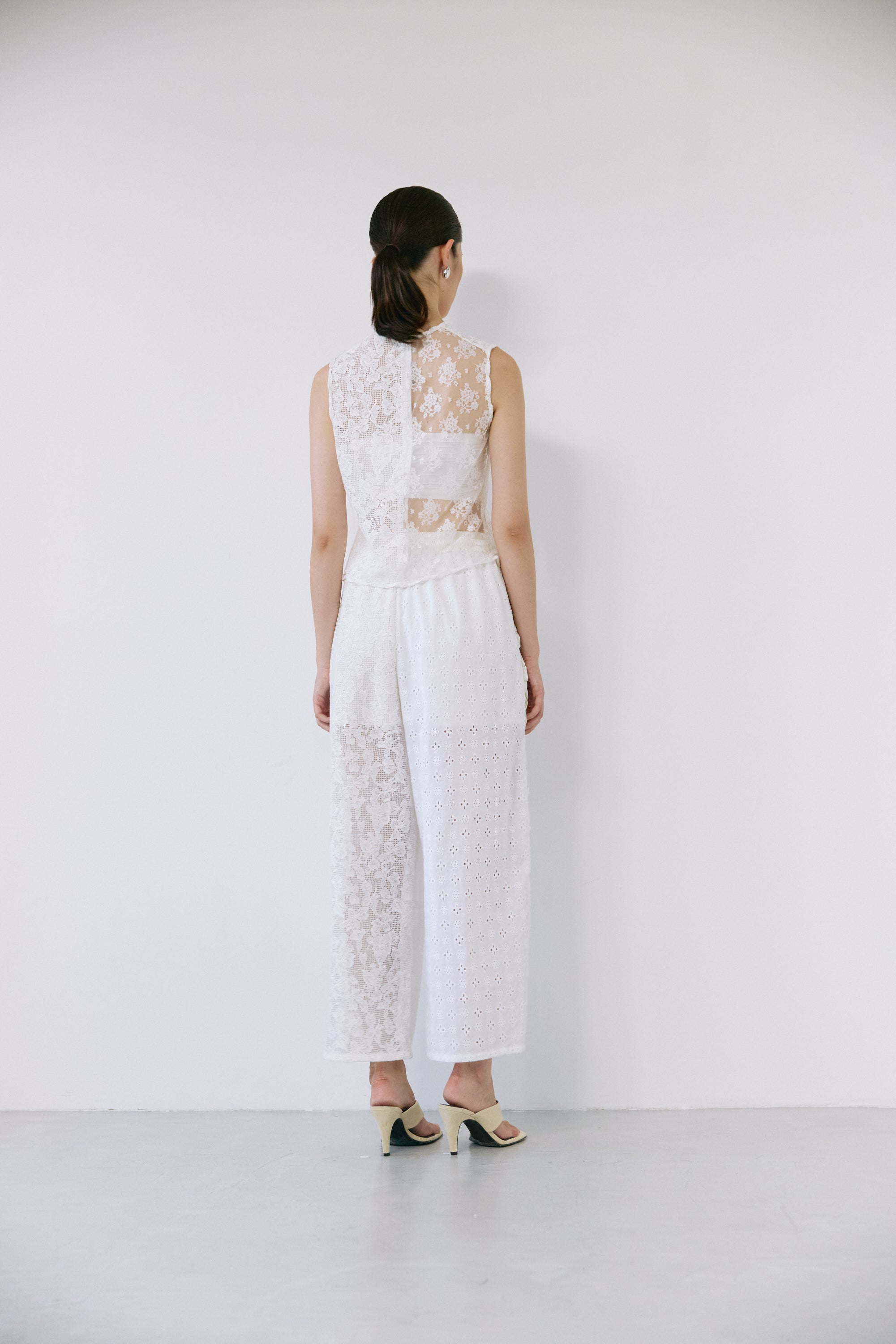 Twist edge lace  blouse - Off-white