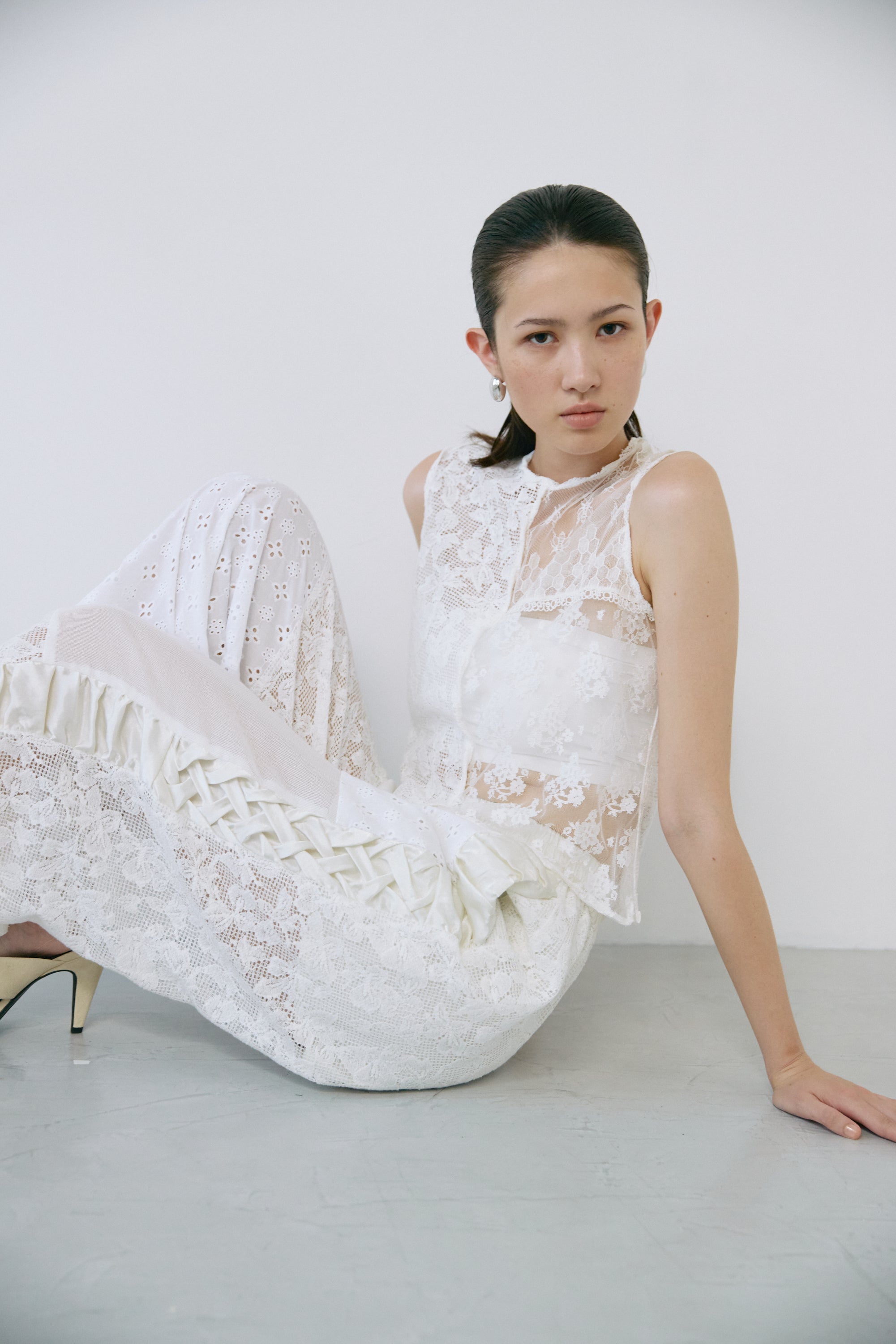 Twist edge lace  blouse - Off-white