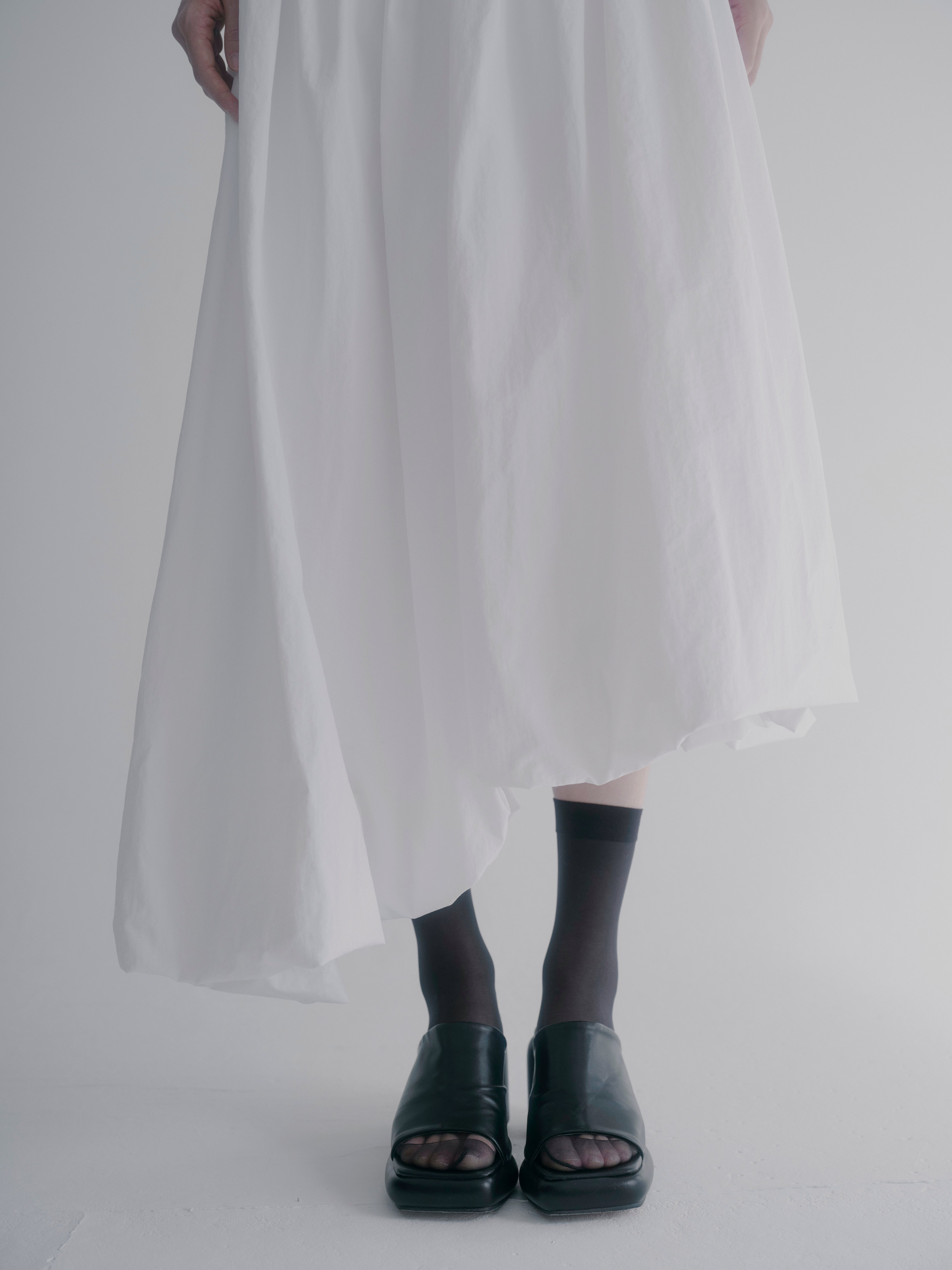 Asymmetry balloon skirt - White