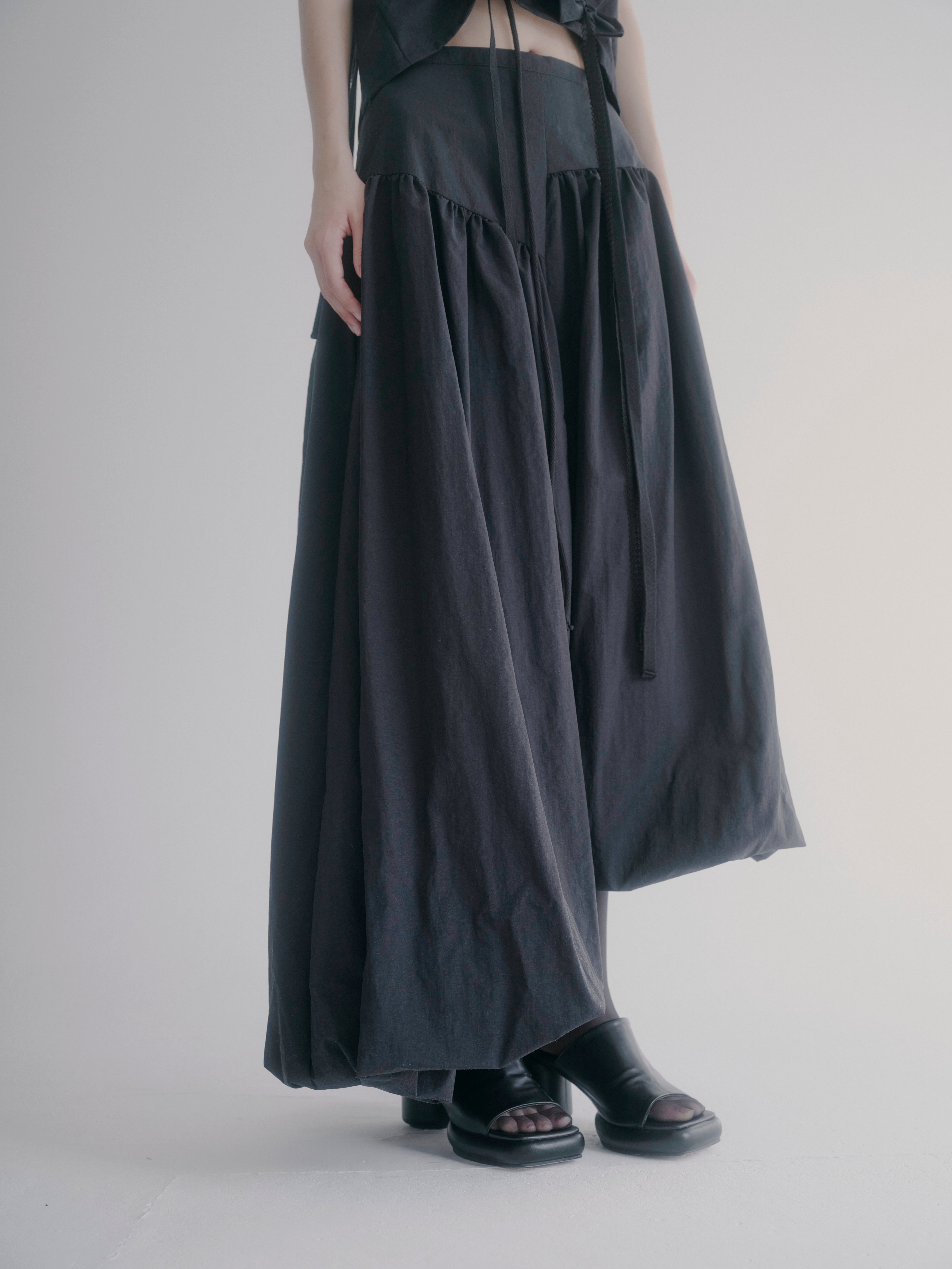 Asymmetry balloon skirt - Black