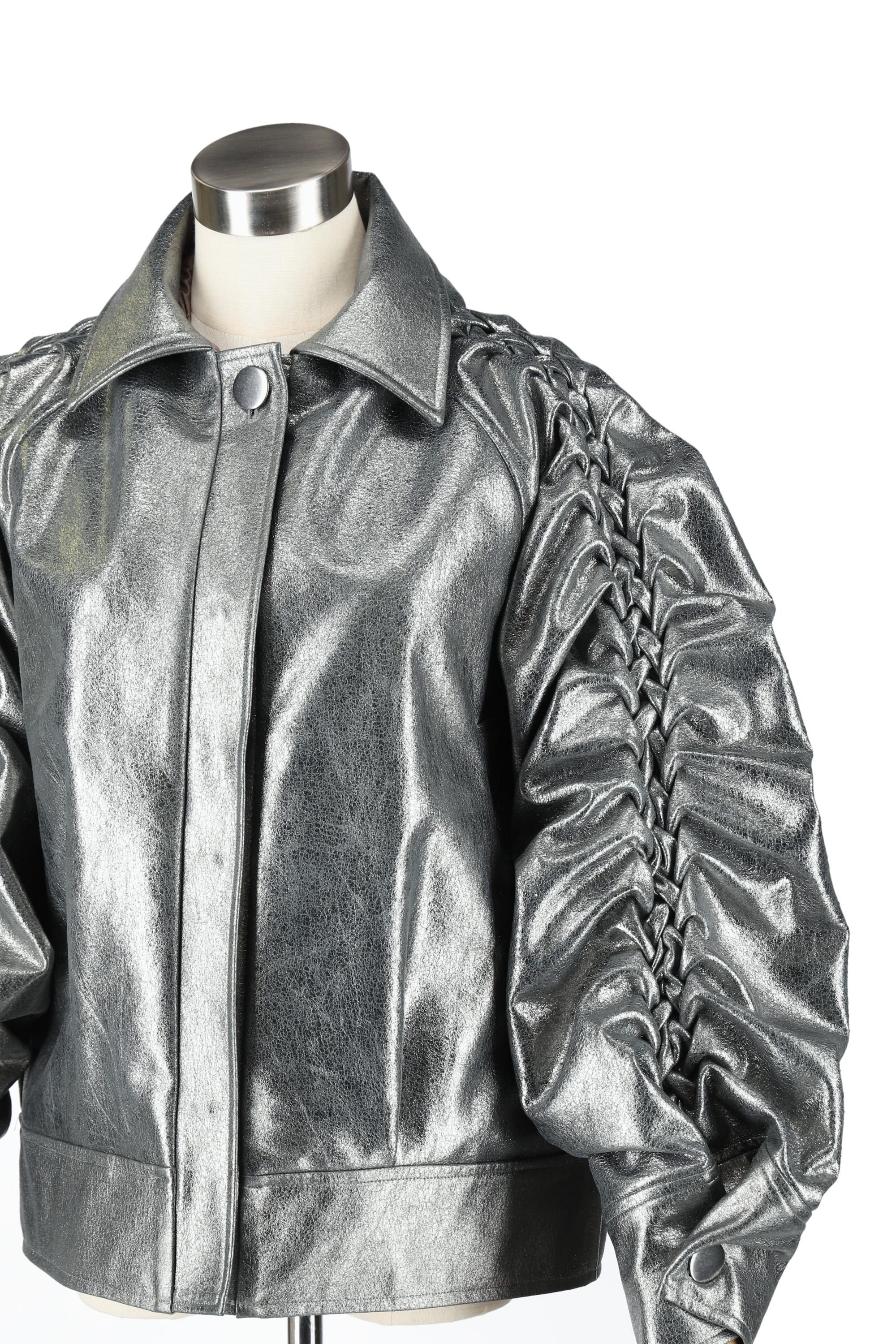 Smocking sleeve eco-leather jacket