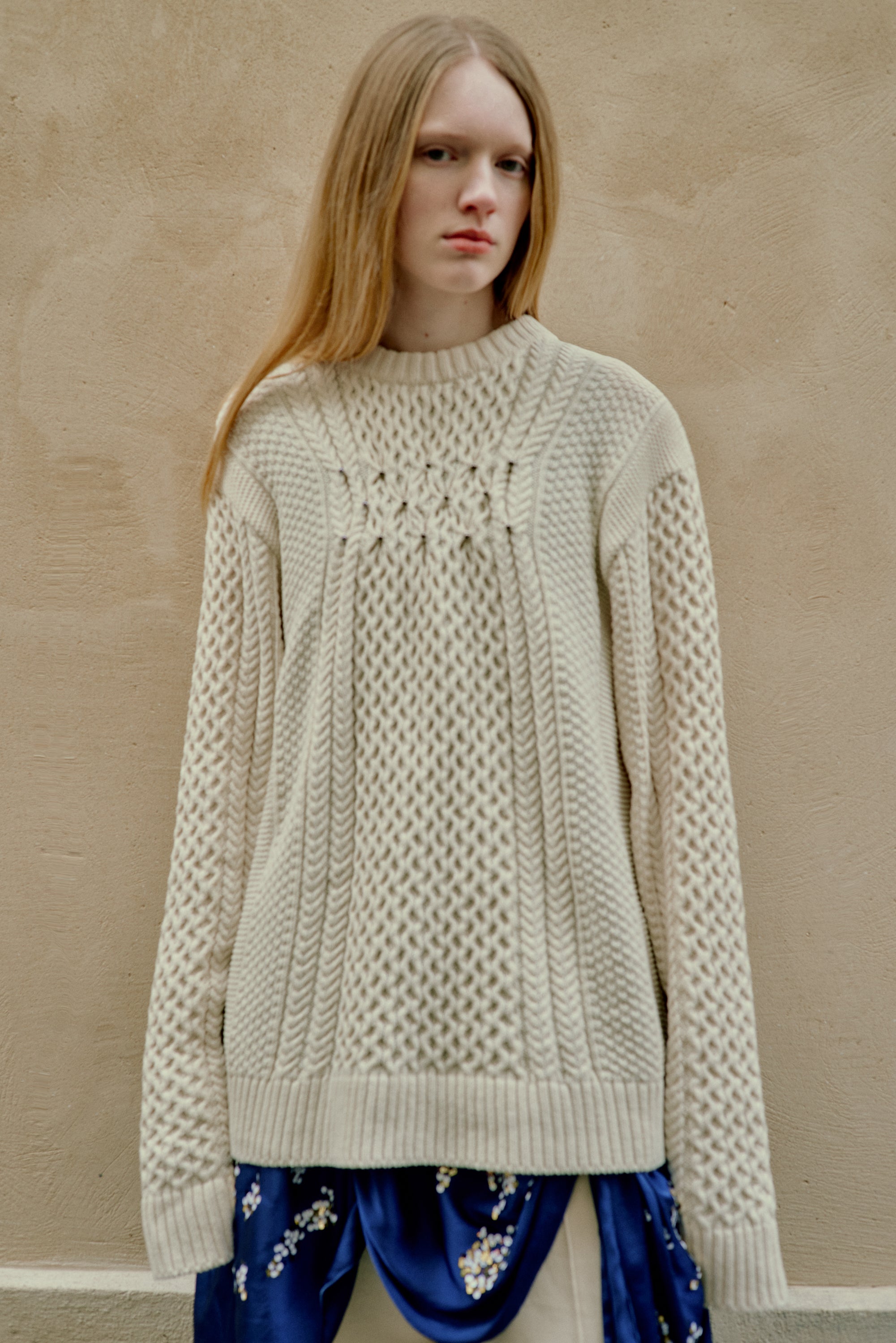 Back open aran knit - Ivory　October delivery