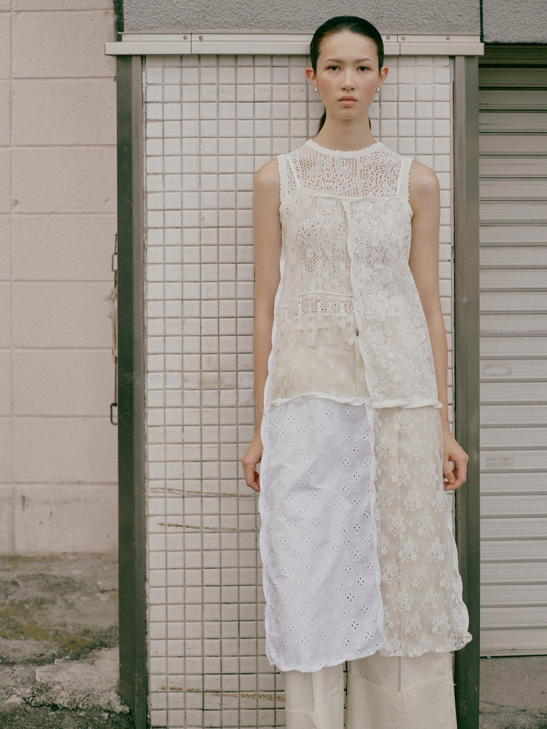 Twist edge lace  apron - Off-white
