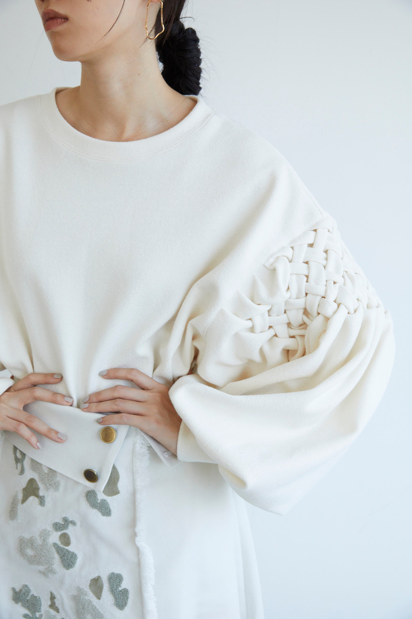 Smocking sleeve boucle pullover M - Off-White