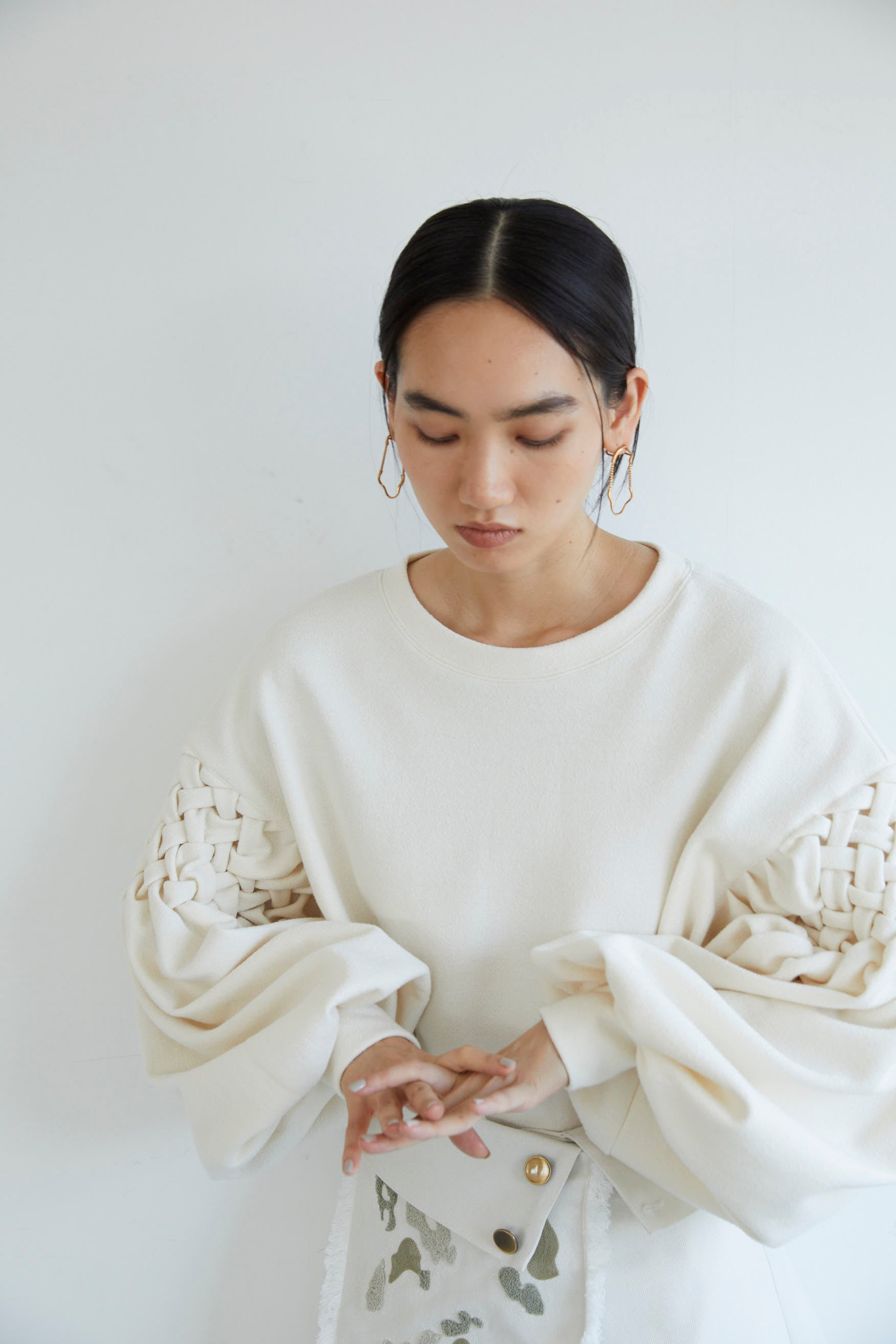 Smocking sleeve boucle pullover M - Off-White